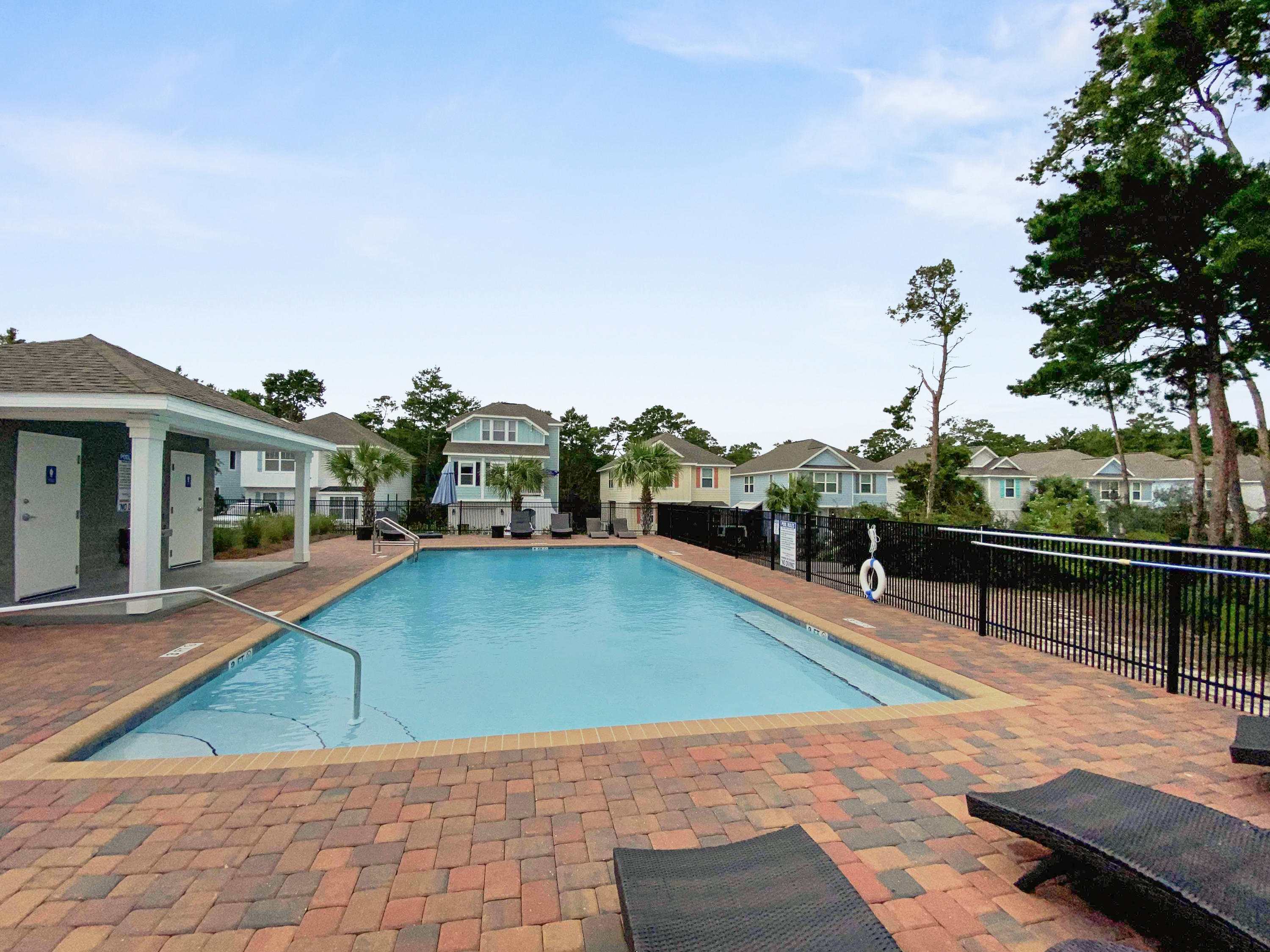 PINEWOOD PRESERVE - Residential