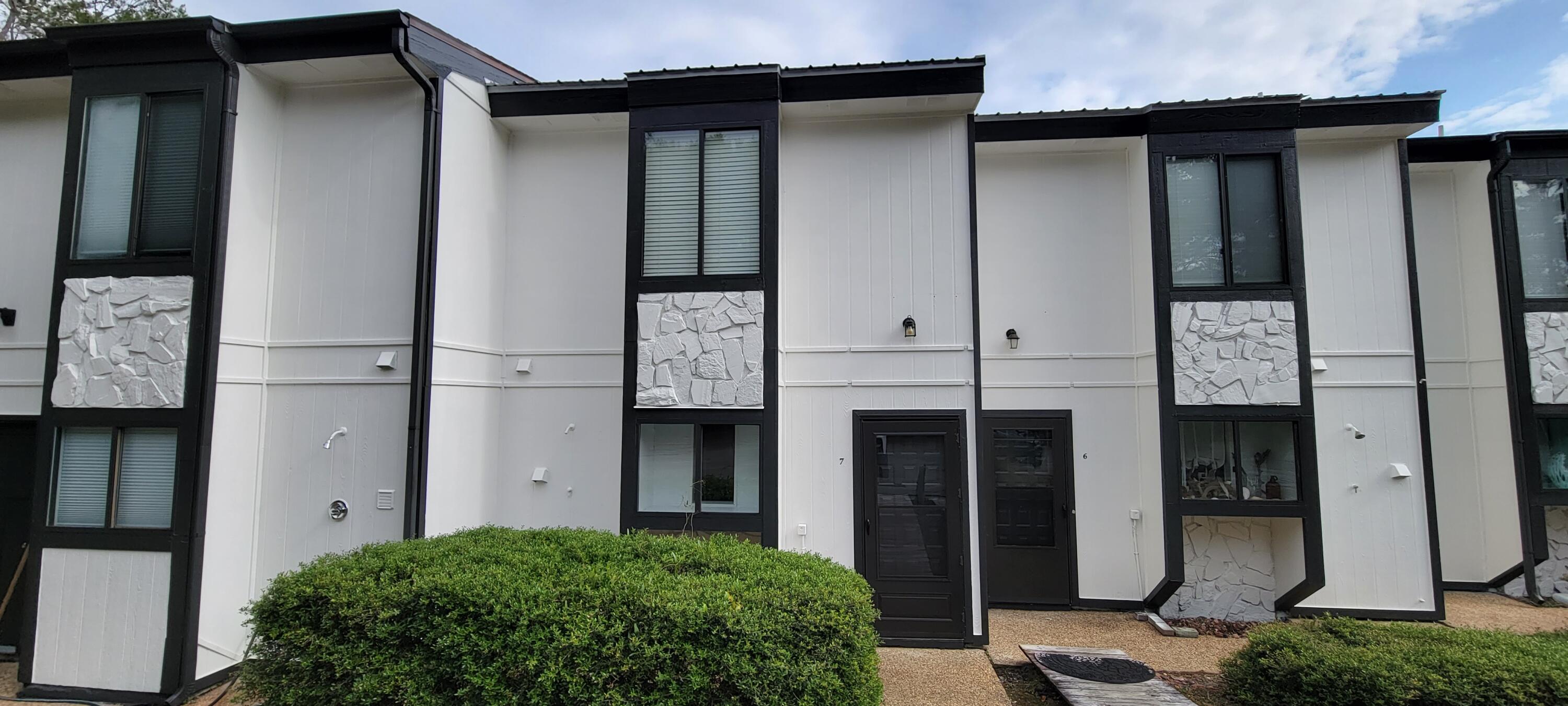 CAMP CREEK VILLAGE - Residential Lease