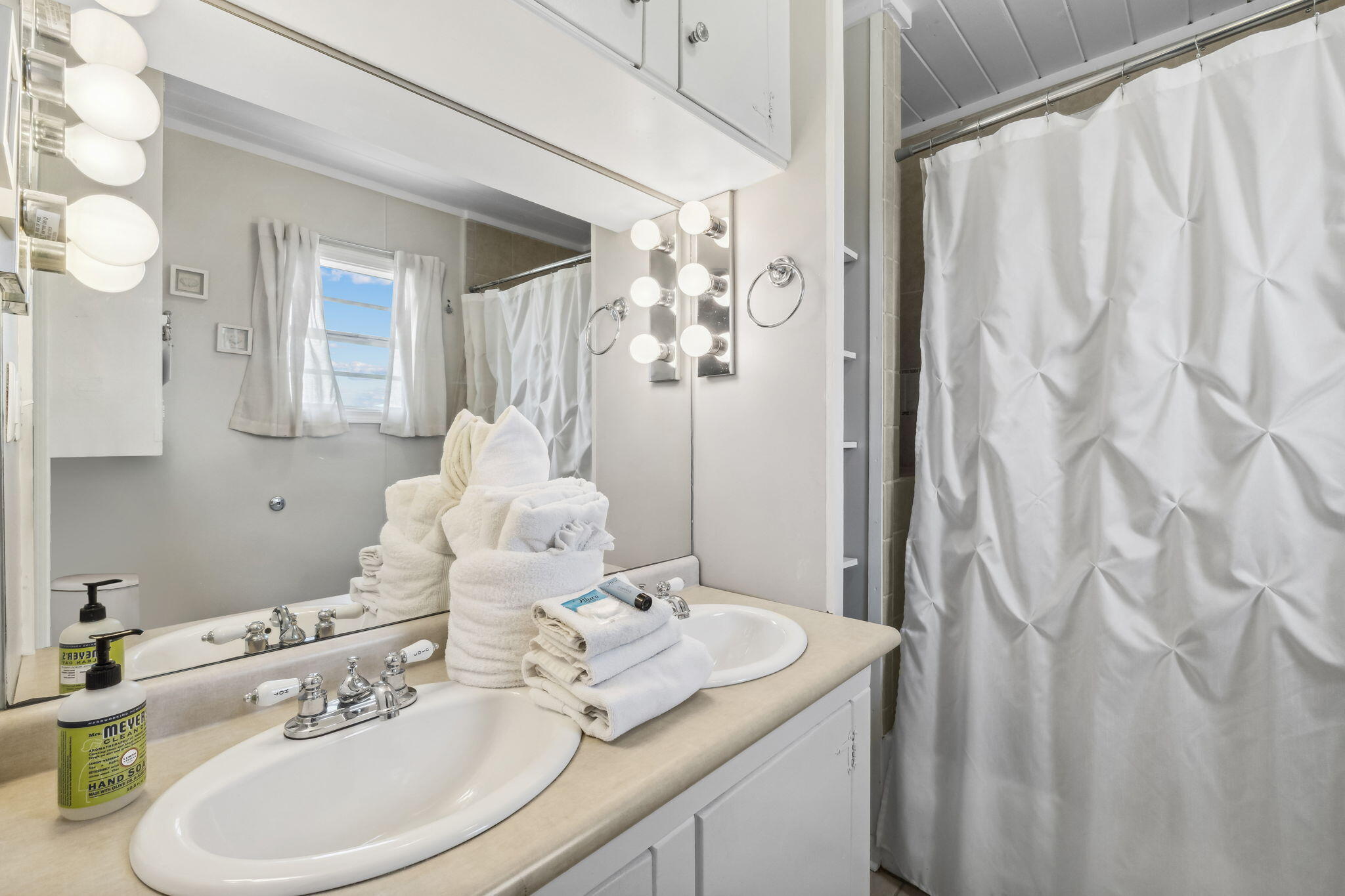 CRESCENT BEACH UNIT 1 - Residential