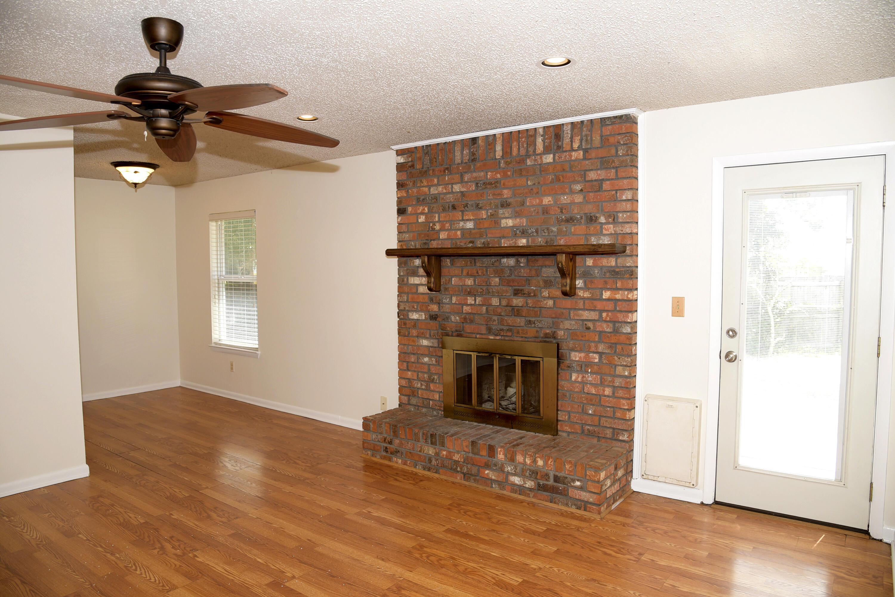 CREEKSIDE 2 - Residential Lease