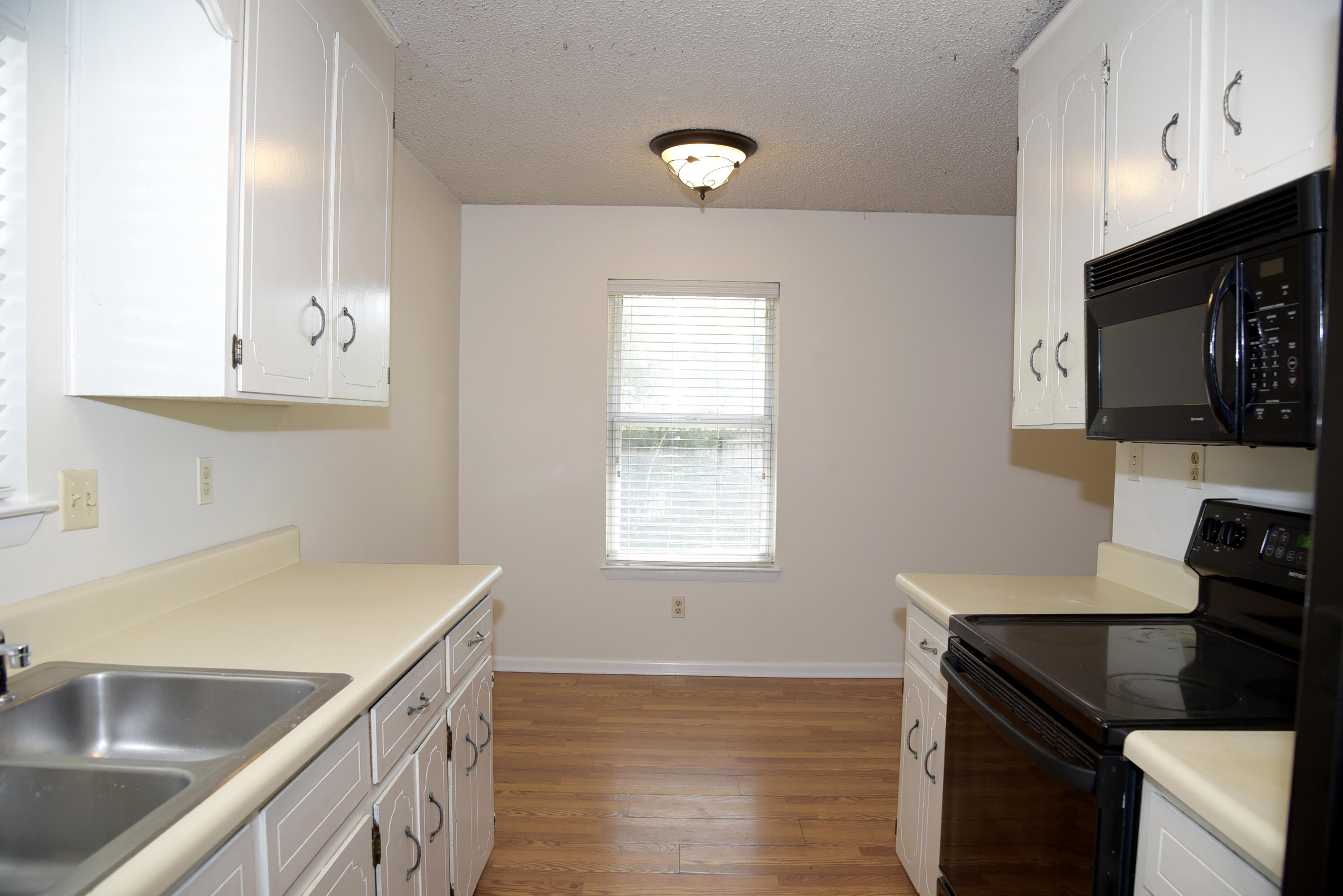 CREEKSIDE 2 - Residential Lease