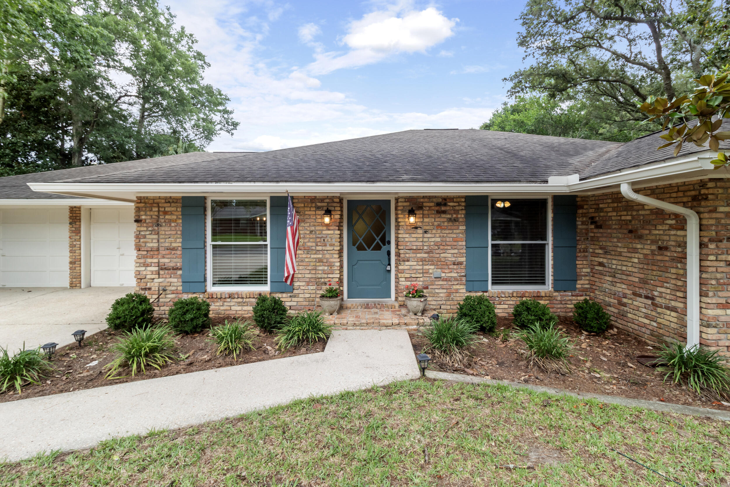 In the heart of Kenwood, this beautifully updated 4-bedroom home checks every box--an open, airy layout, 3-car garage, and a dreamy backyard with a built-in outdoor kitchen, perfect for gathering with friends and family. With no HOA and a location just minutes from Eglin and Hurlburt Field, it's the perfect place to call home.