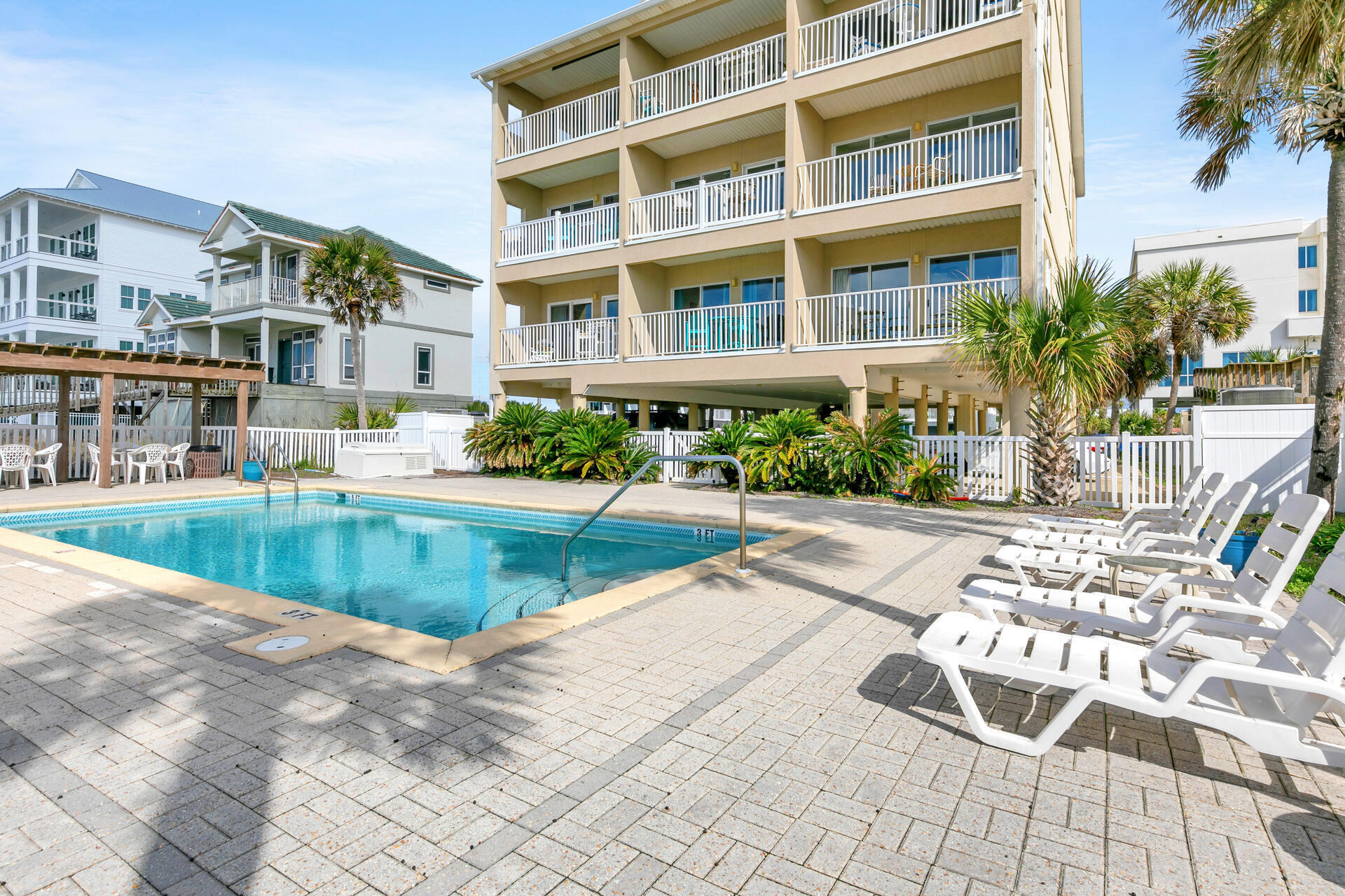 VERANDA CONDO - Residential