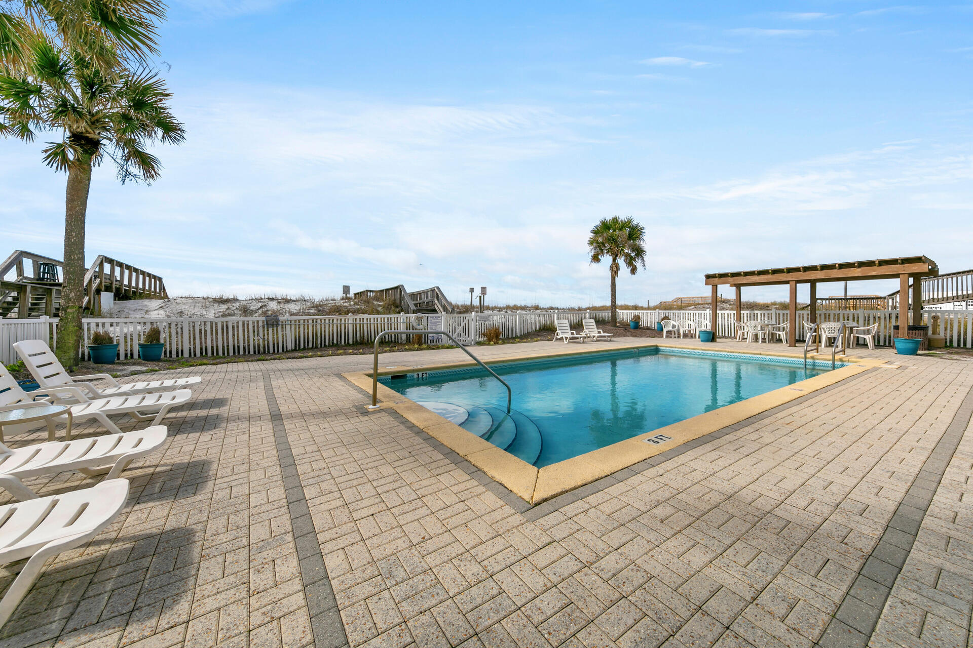 VERANDA CONDO - Residential