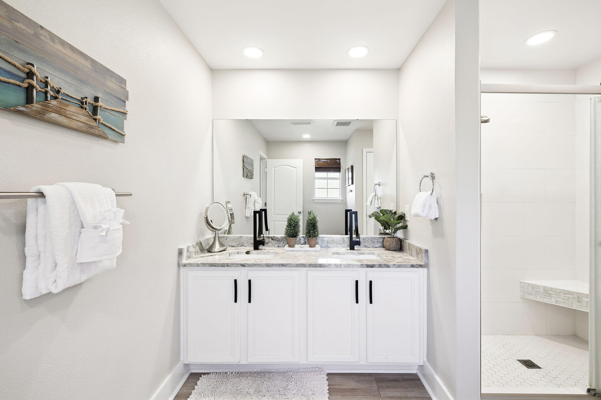 PARADISE RETREAT - Residential