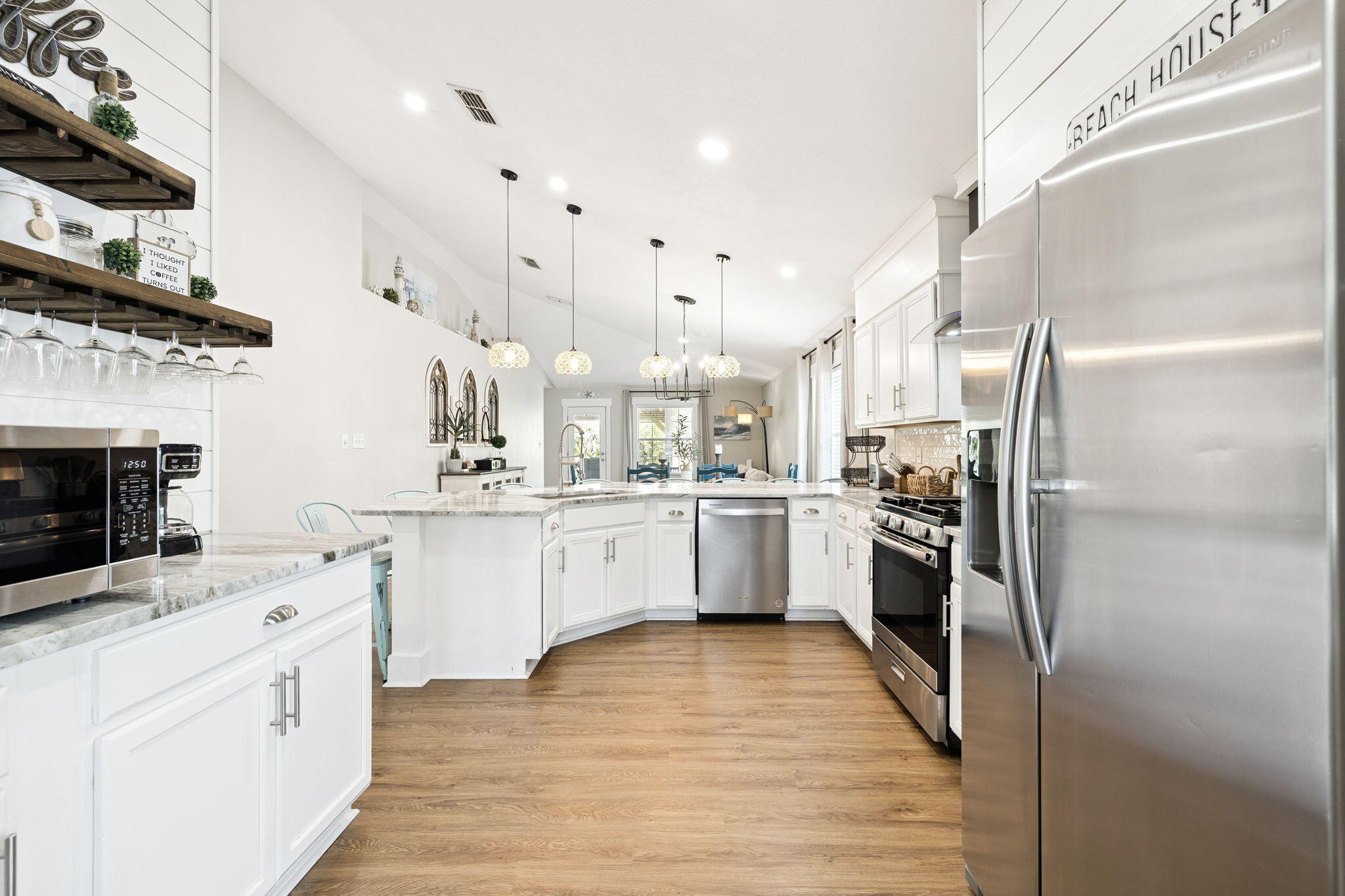 PARADISE RETREAT - Residential