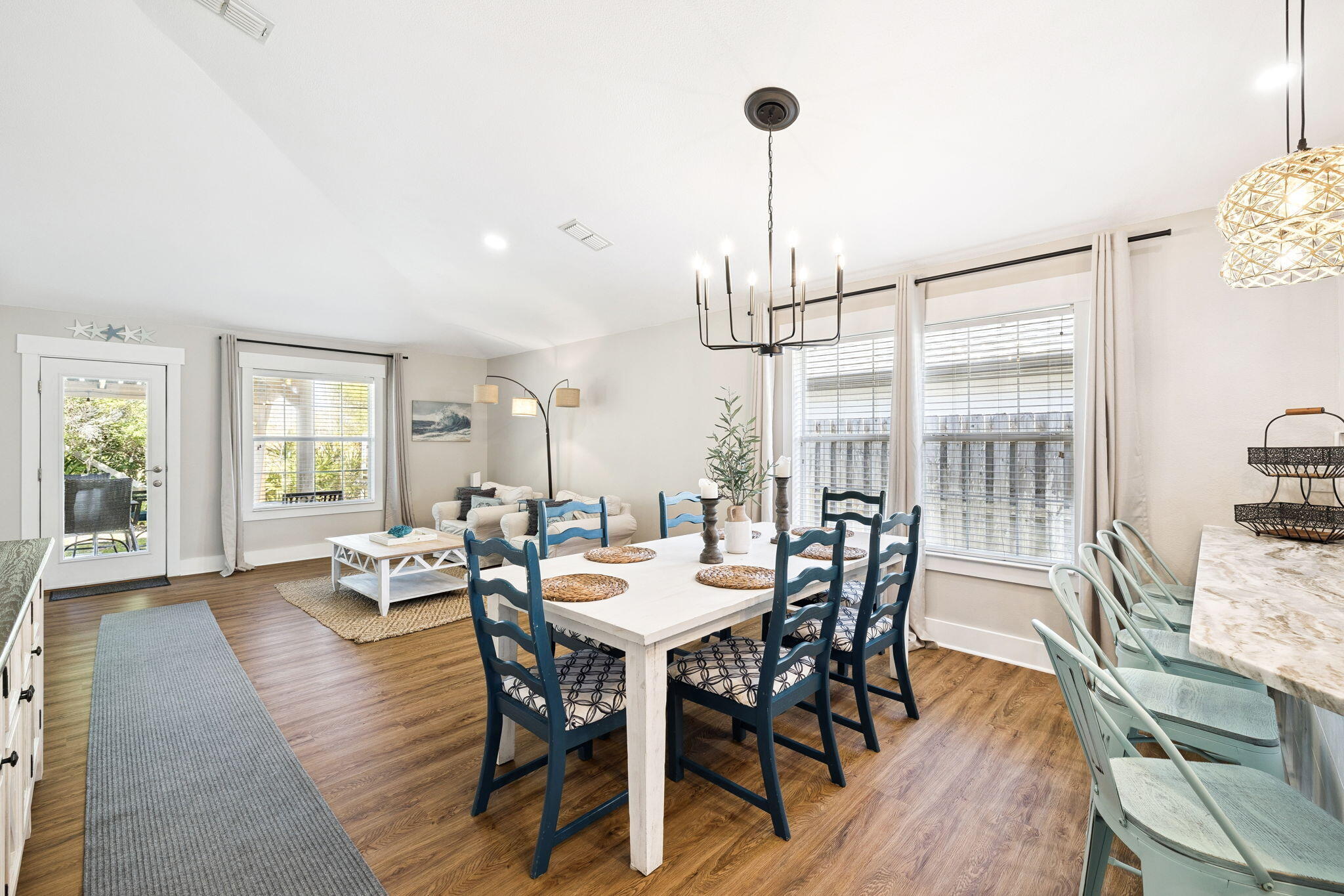 PARADISE RETREAT - Residential