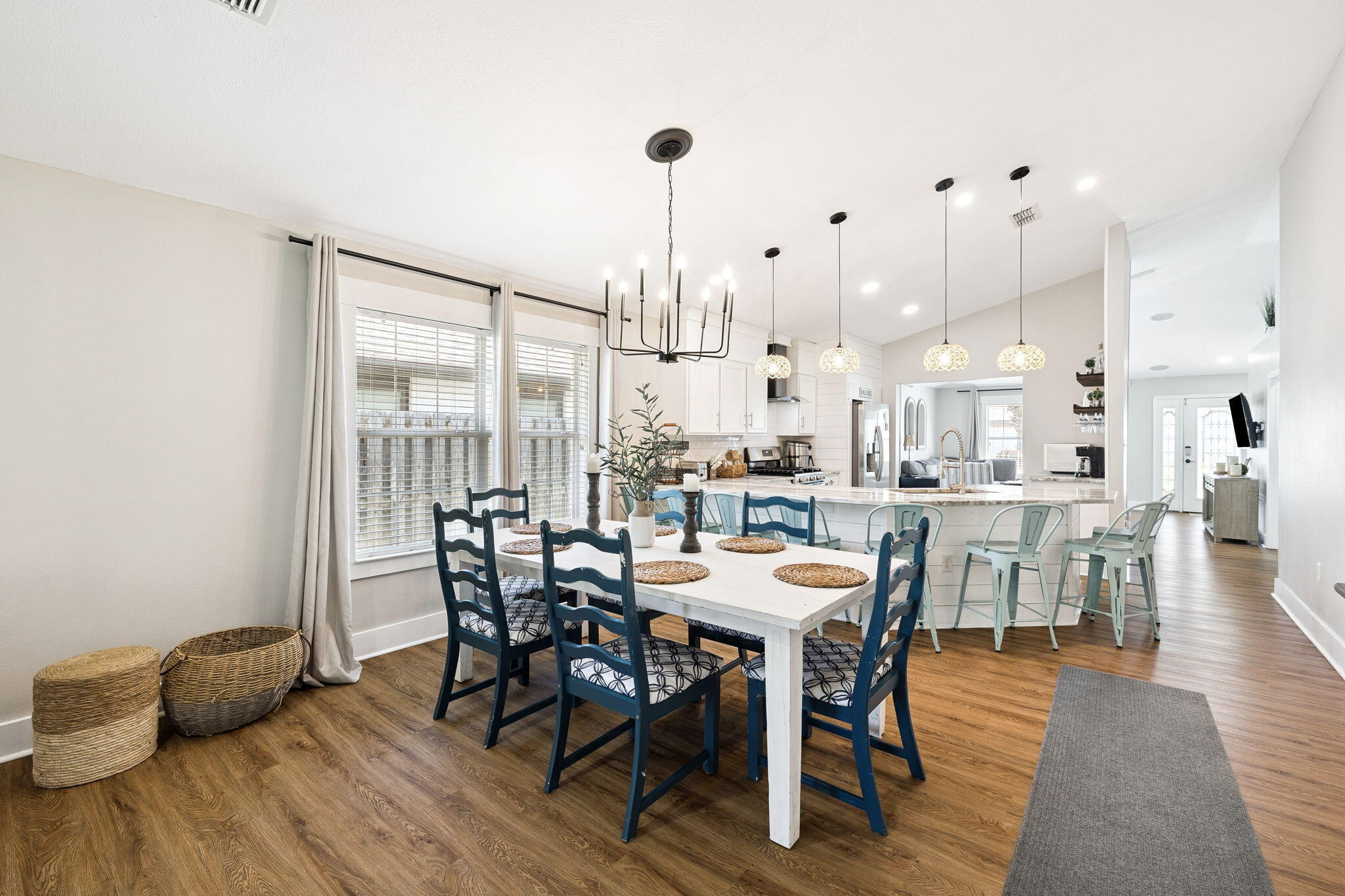 PARADISE RETREAT - Residential