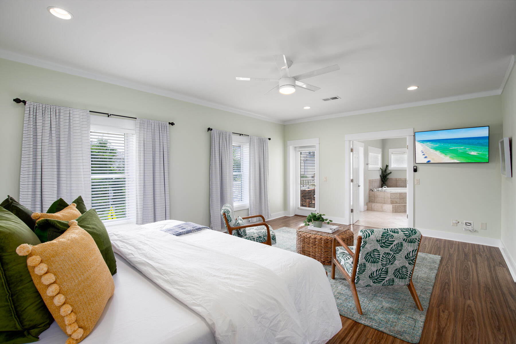 EMERALD WATERS VILLAGE - Residential