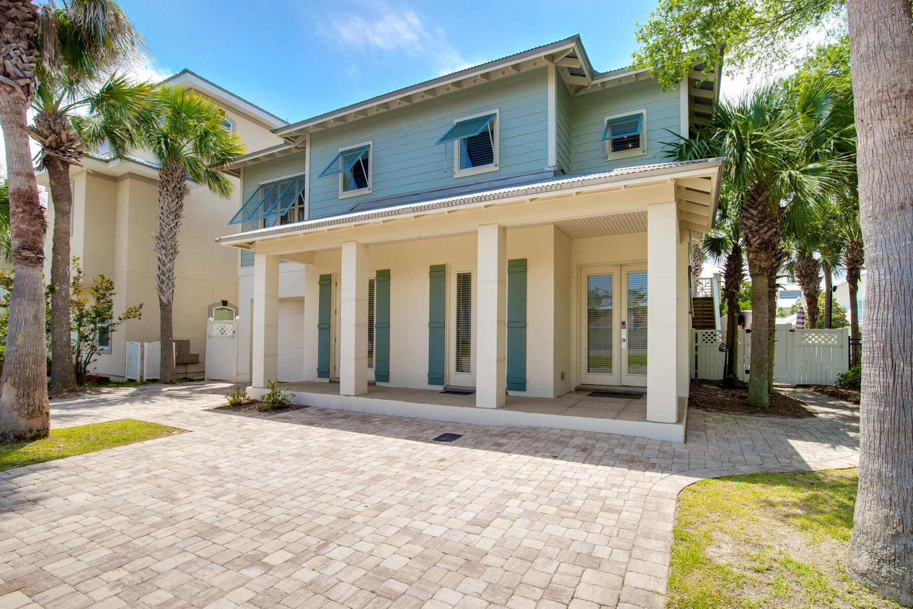 EMERALD WATERS VILLAGE - Residential