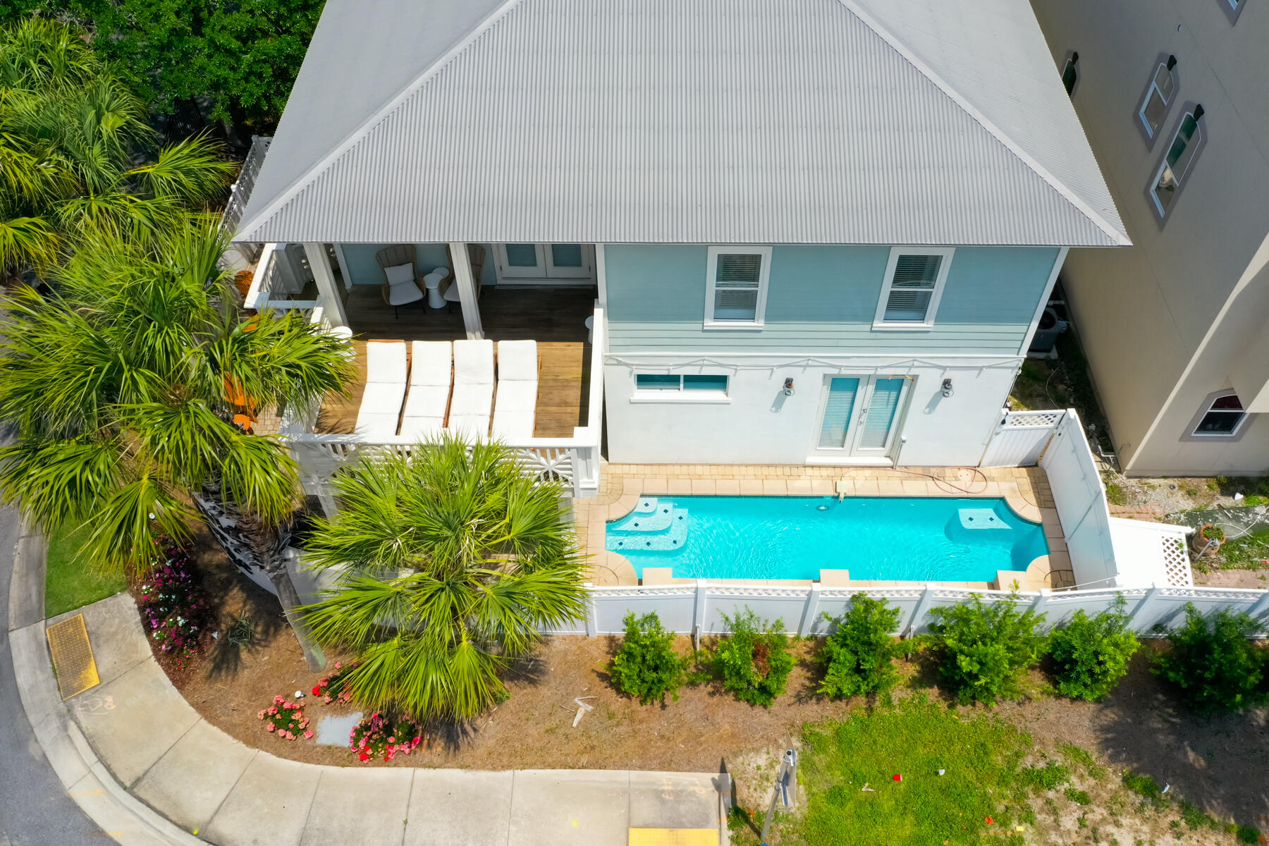 EMERALD WATERS VILLAGE - Residential
