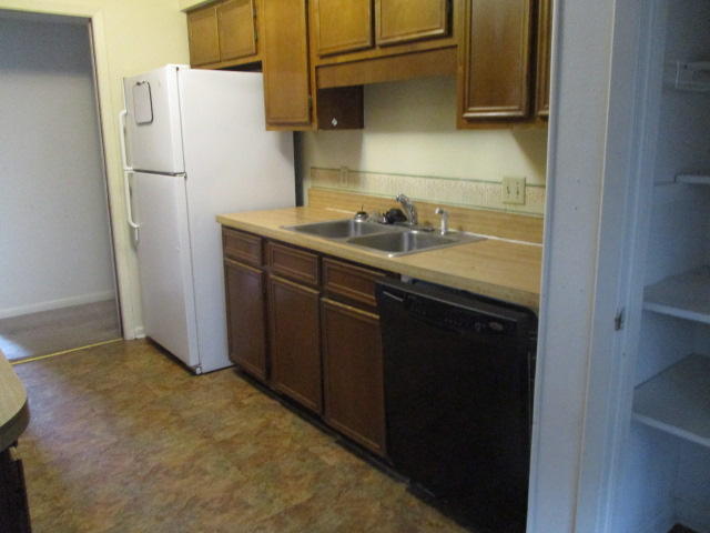 PORT DIXIE - Residential Lease