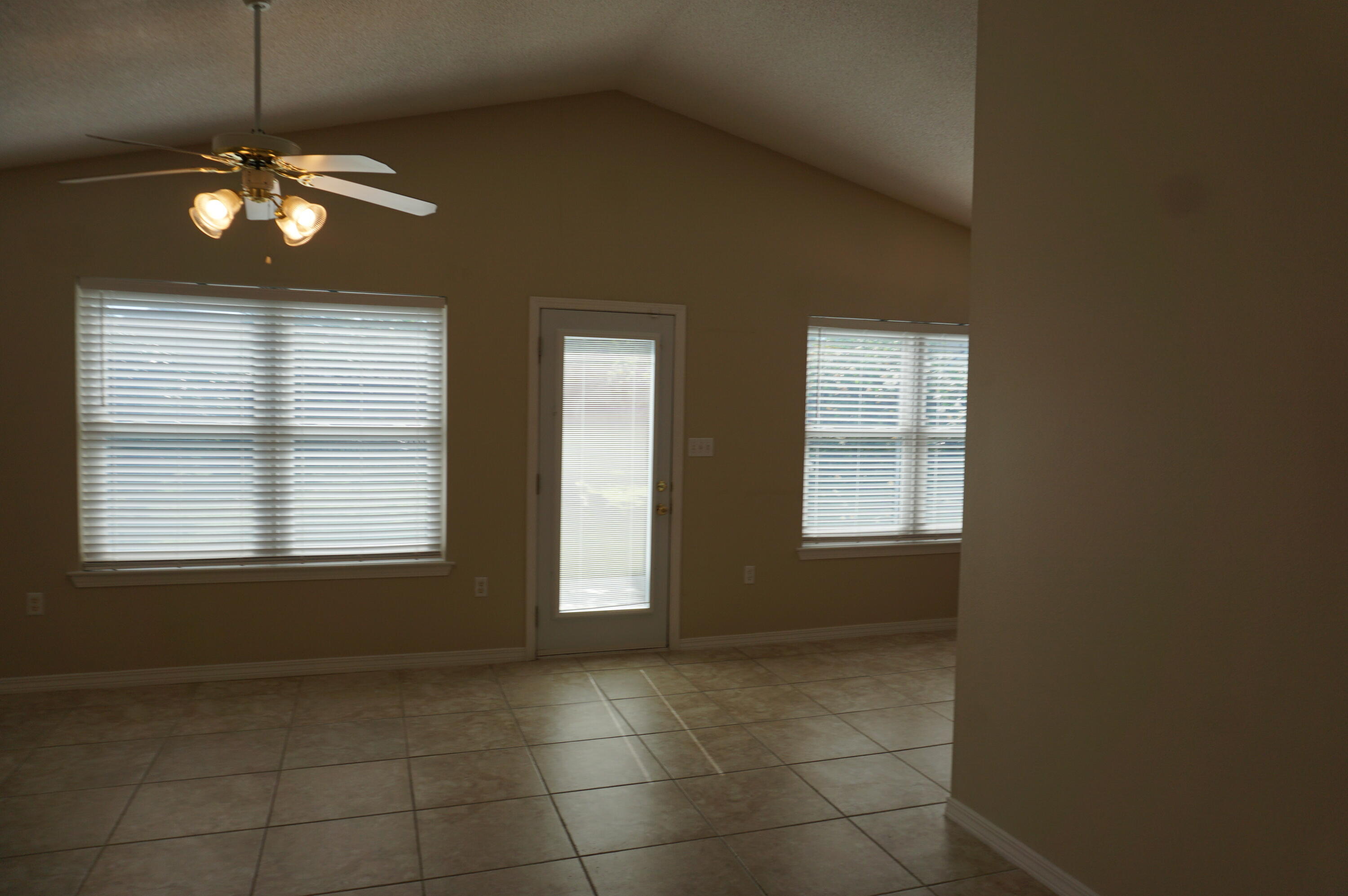 EMERALD VILLAGE S/D - Residential Lease