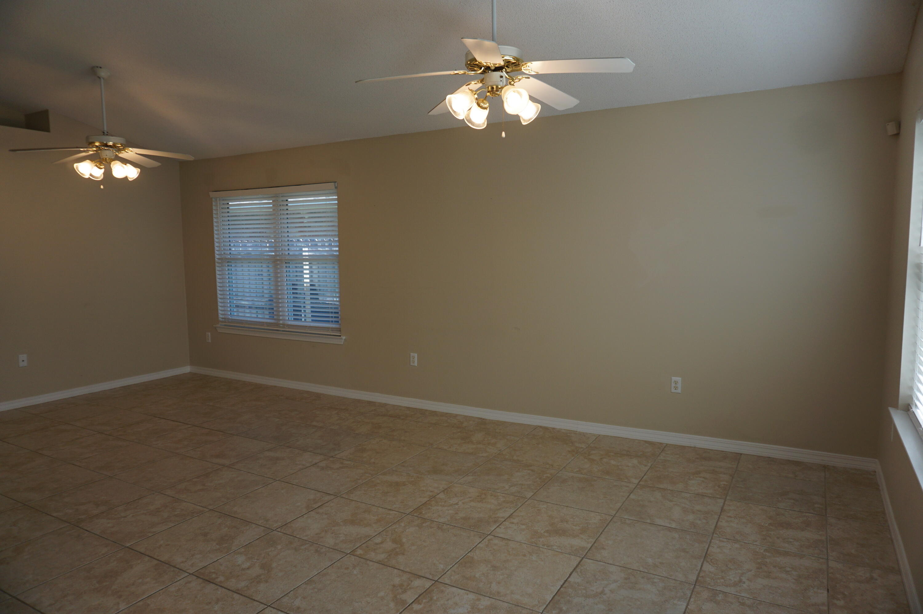 EMERALD VILLAGE S/D - Residential Lease