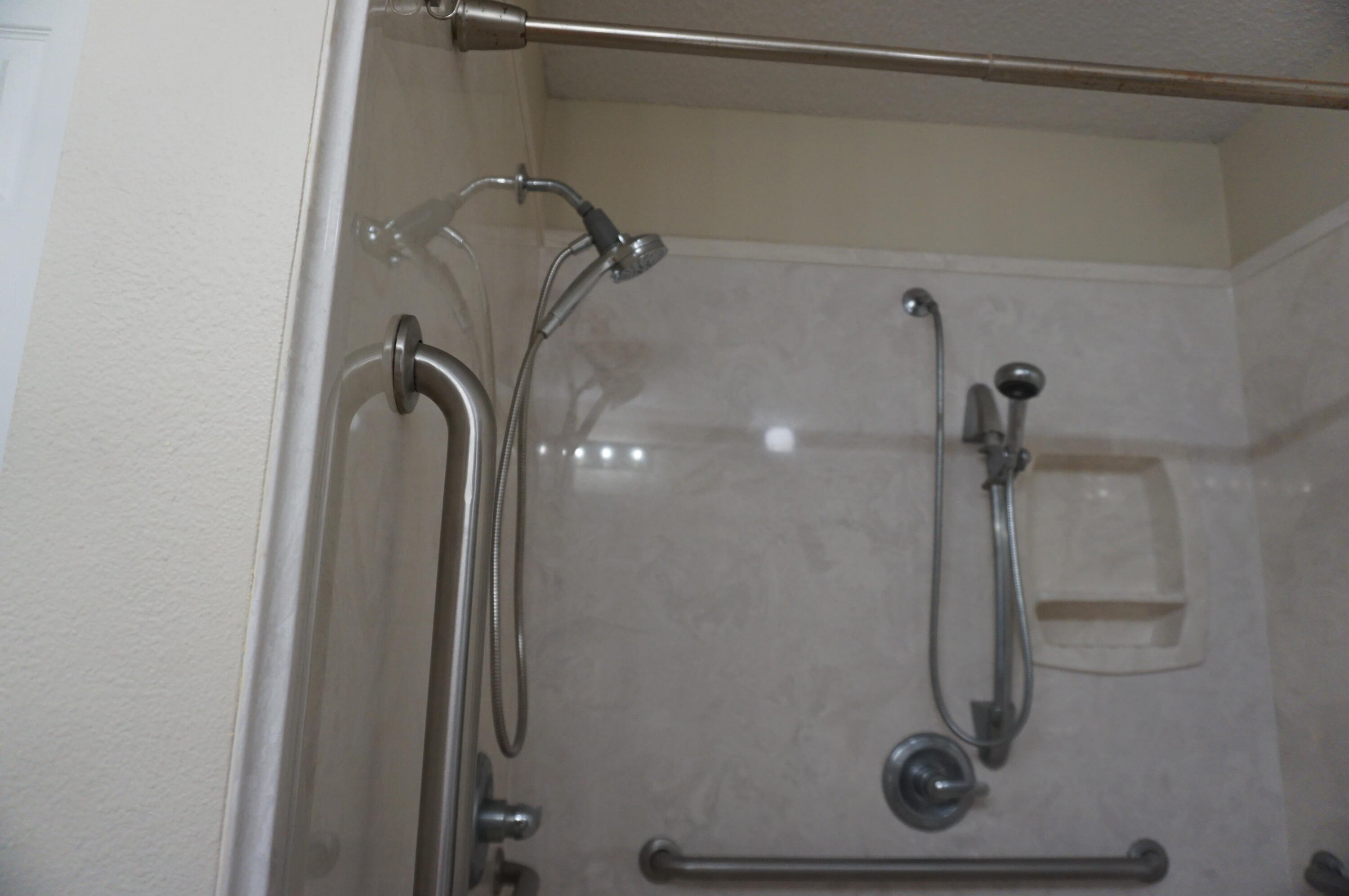 EMERALD VILLAGE S/D - Residential Lease