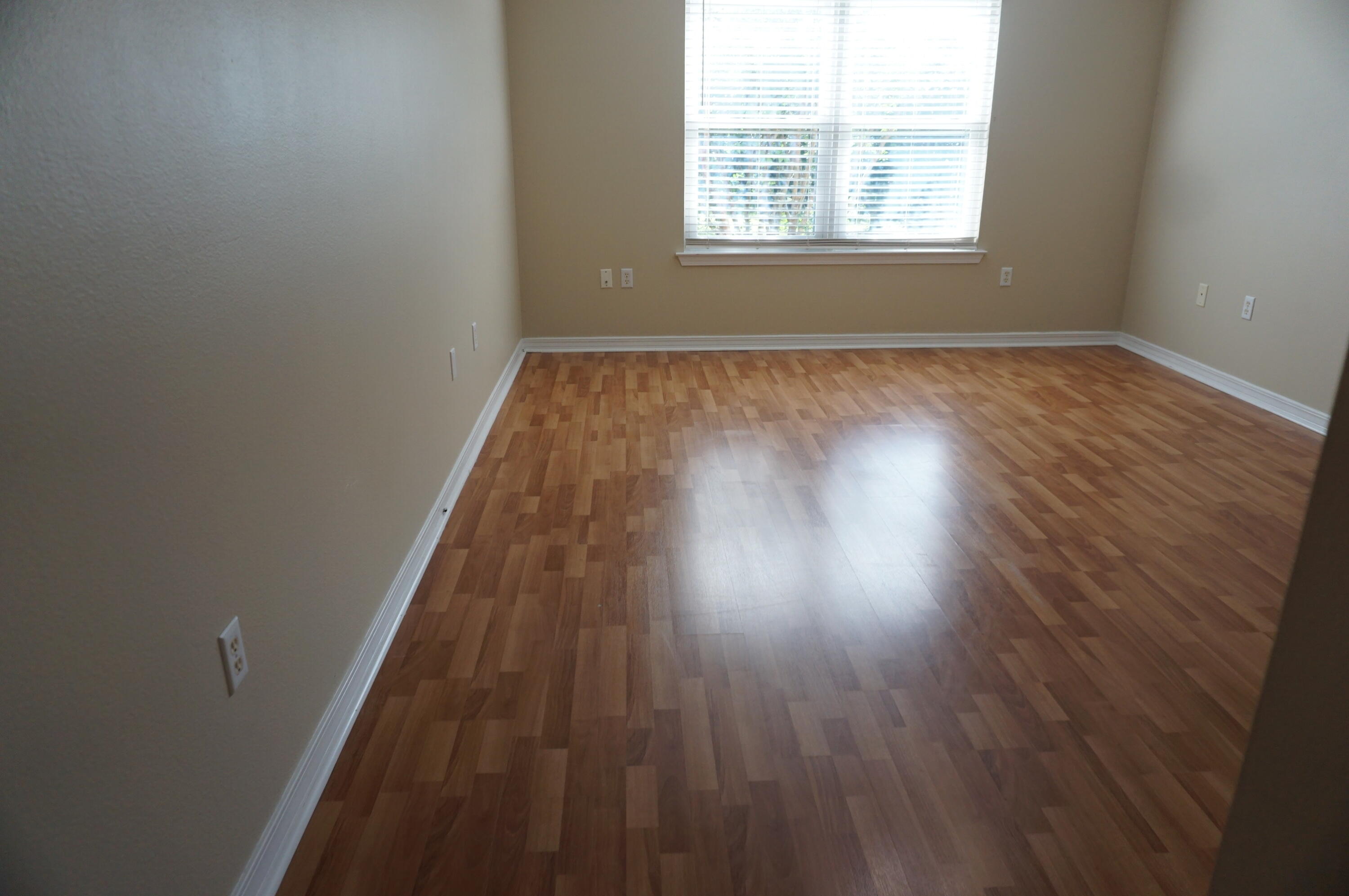 EMERALD VILLAGE S/D - Residential Lease