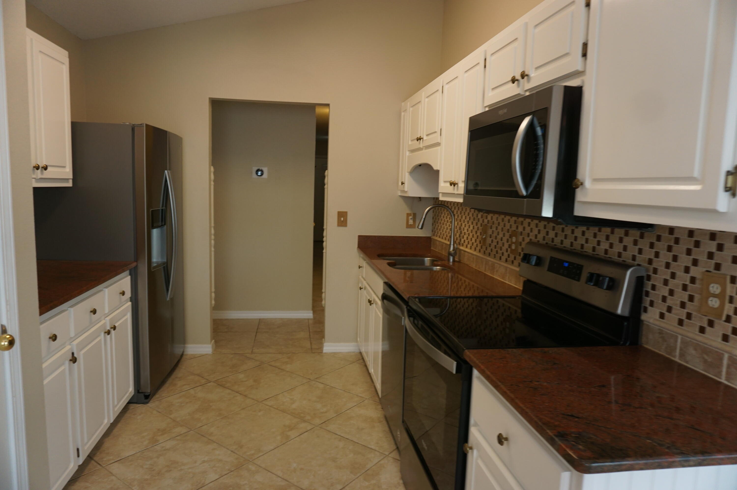 EMERALD VILLAGE S/D - Residential Lease