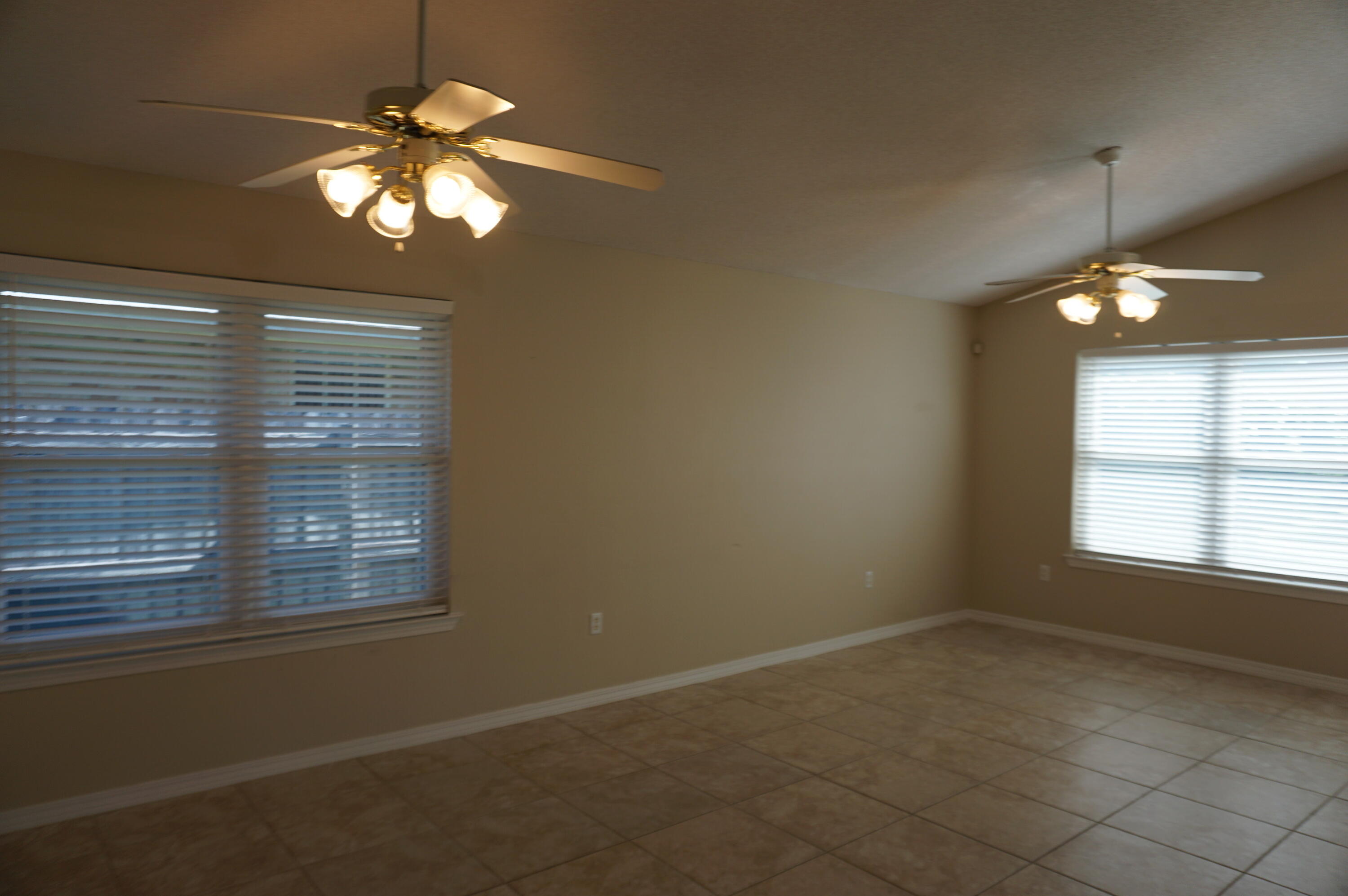 EMERALD VILLAGE S/D - Residential Lease