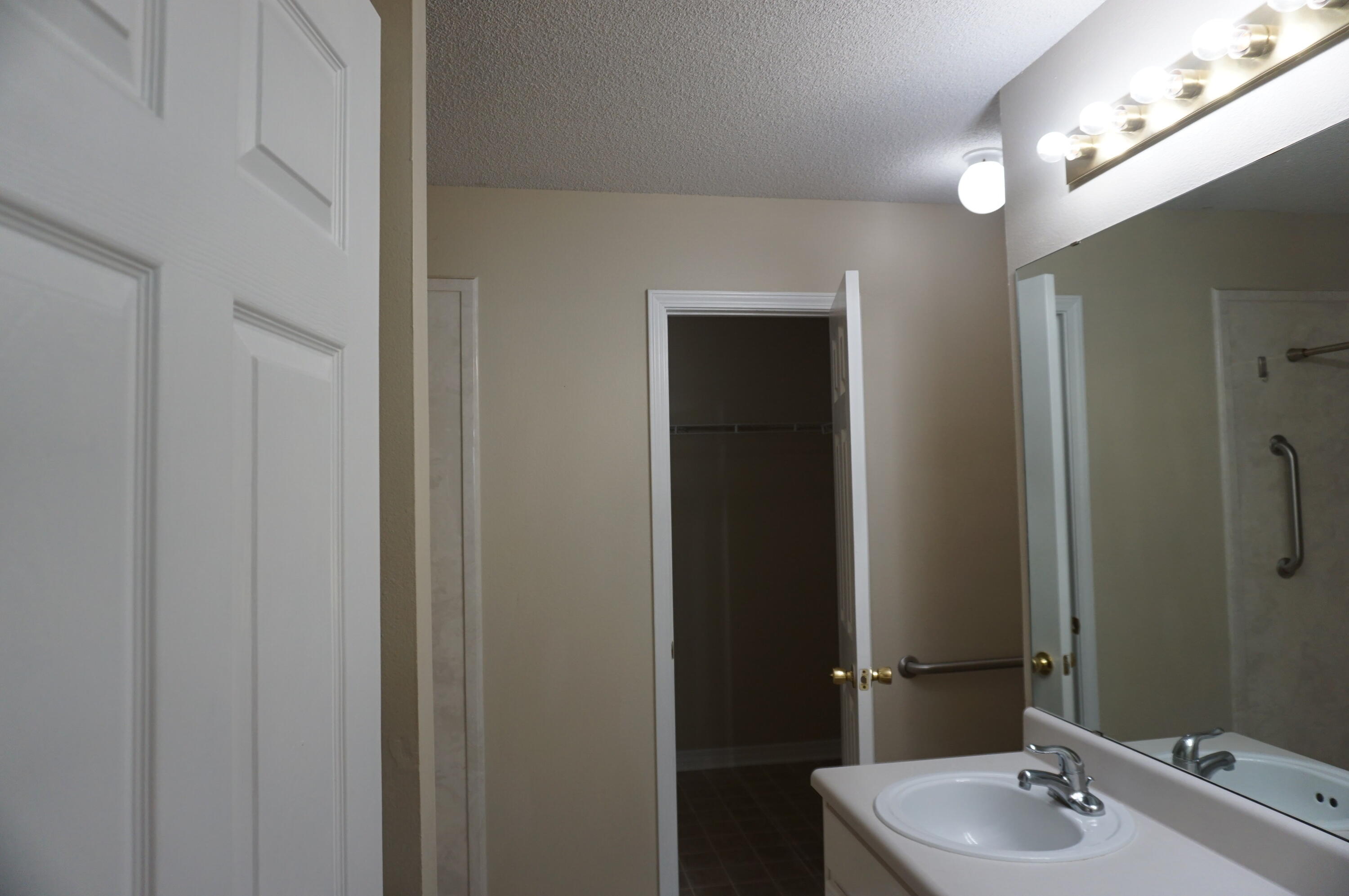 EMERALD VILLAGE S/D - Residential Lease