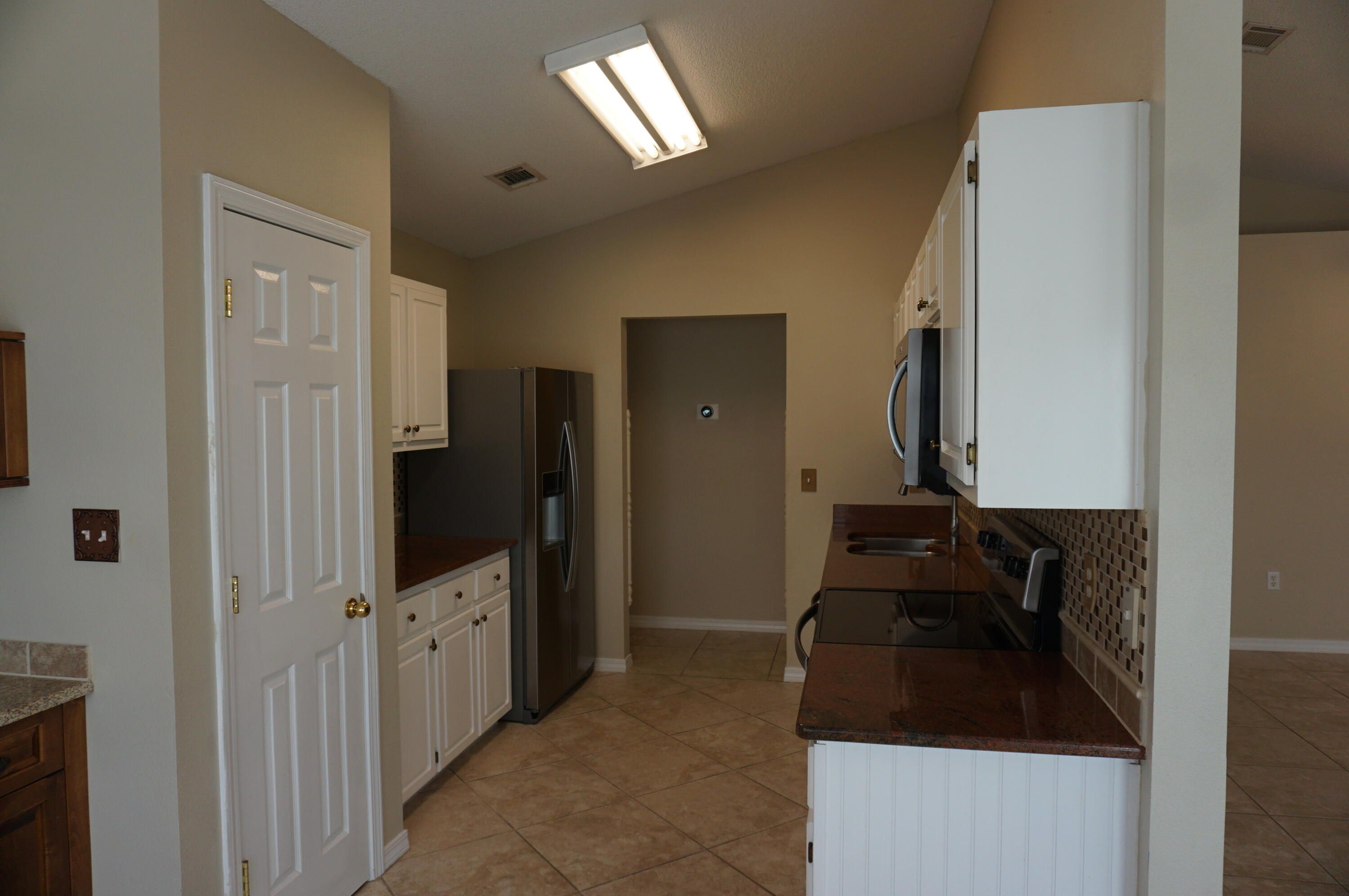 EMERALD VILLAGE S/D - Residential Lease