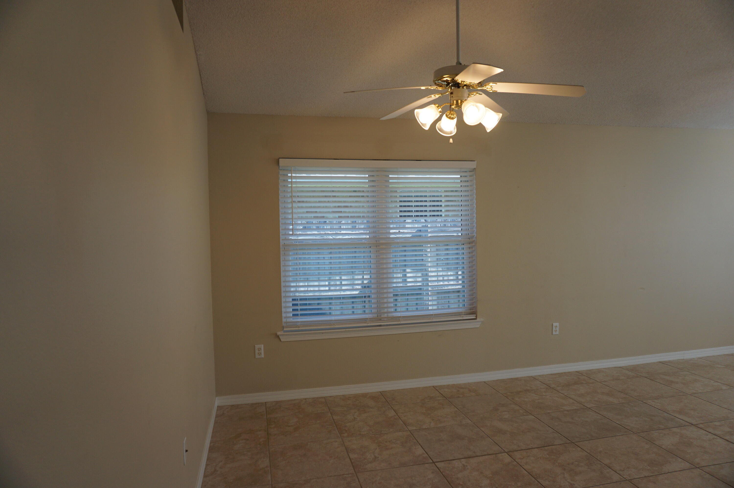 EMERALD VILLAGE S/D - Residential Lease