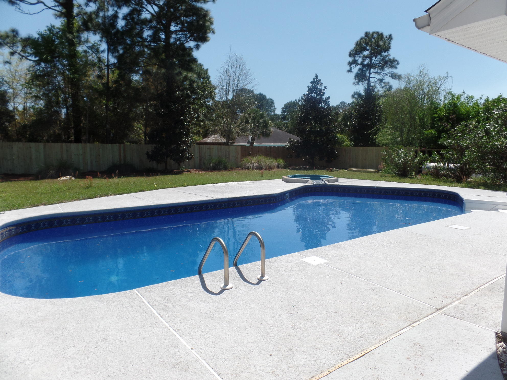 RAINTREE ESTATES - Residential