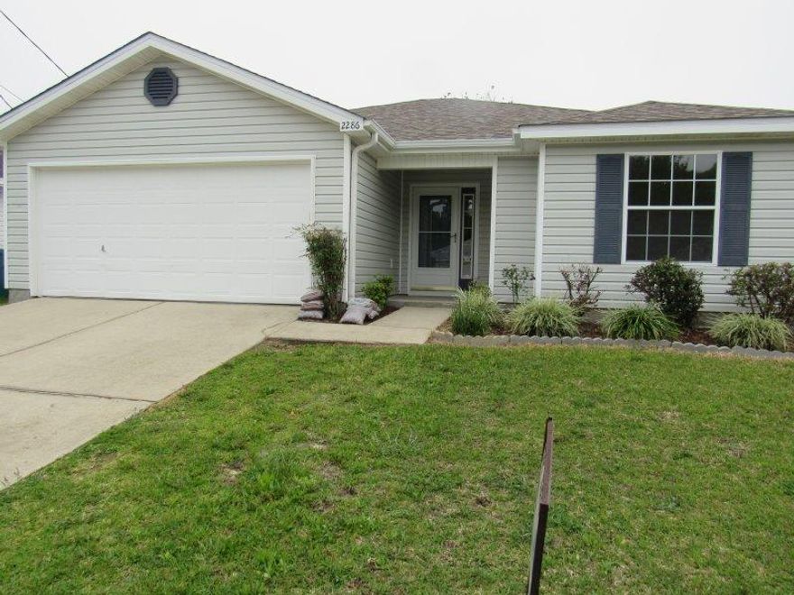 Owner to pay $3,100 in allowed Buyer Closing Costs with full price offer! This comfortable home has open floor plan, nice neighborhood conveniently located between Eglin AFB & Hurlburt Field. Close to all shopping areas. Property is clean/move in ready. Walls & ceilings are Freshly painted and bedrooms have new carpet. MBR can accommodate king size bed and has large walk-in closet. MBA has double sink vanity & new large marble shower. Amenities: sunny eat-in kitchen with bay window, ceiling fans in all rooms and vaulted/trayed ceilings in living room & MBR. Low maintenance yard with lawn pump & sprinkler system. Upgrades: new 30-year dimensional roof & refrigerator 2017; HVAC system, water heater, and smooth top stove 2016, dishwasher 2015. All the work is done...make this house your home!