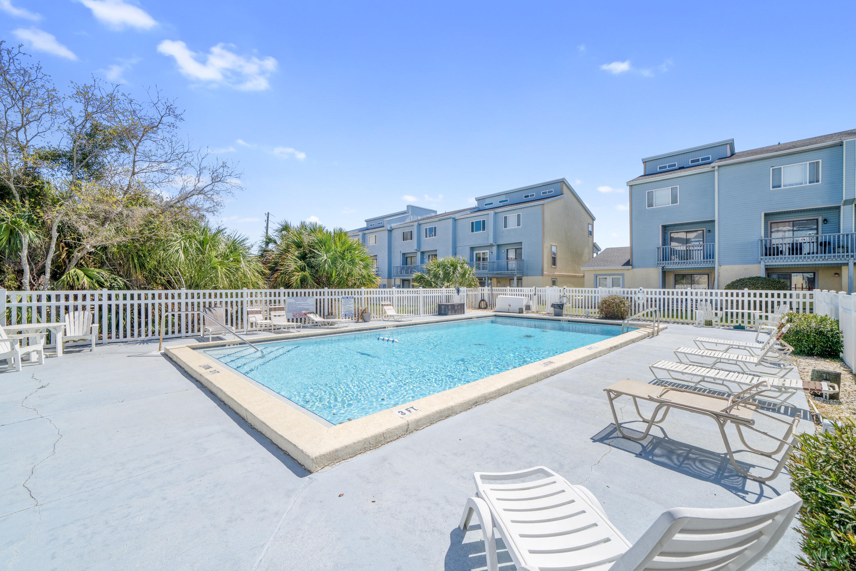 COMMODORES LANDING - Residential