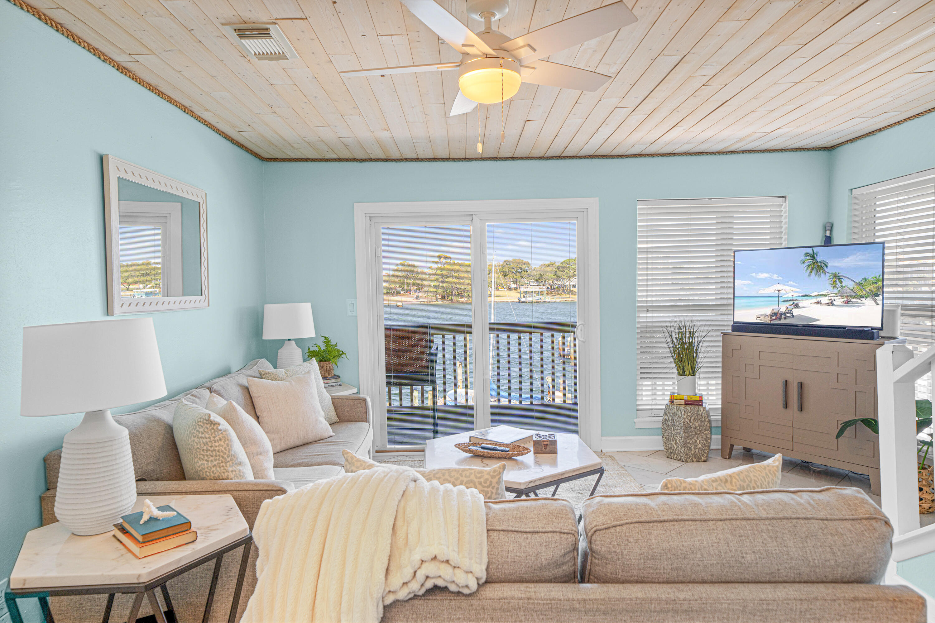 COMMODORES LANDING - Residential