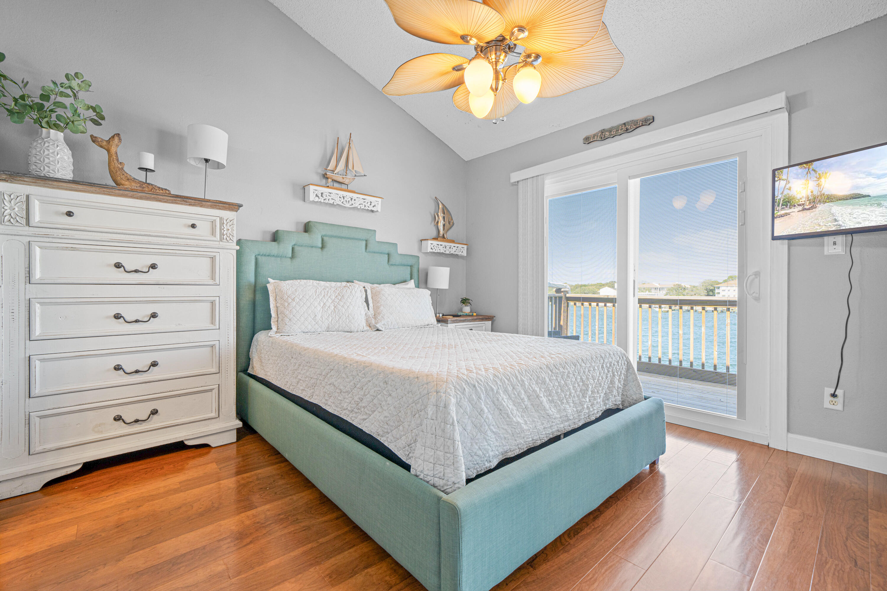 COMMODORES LANDING - Residential