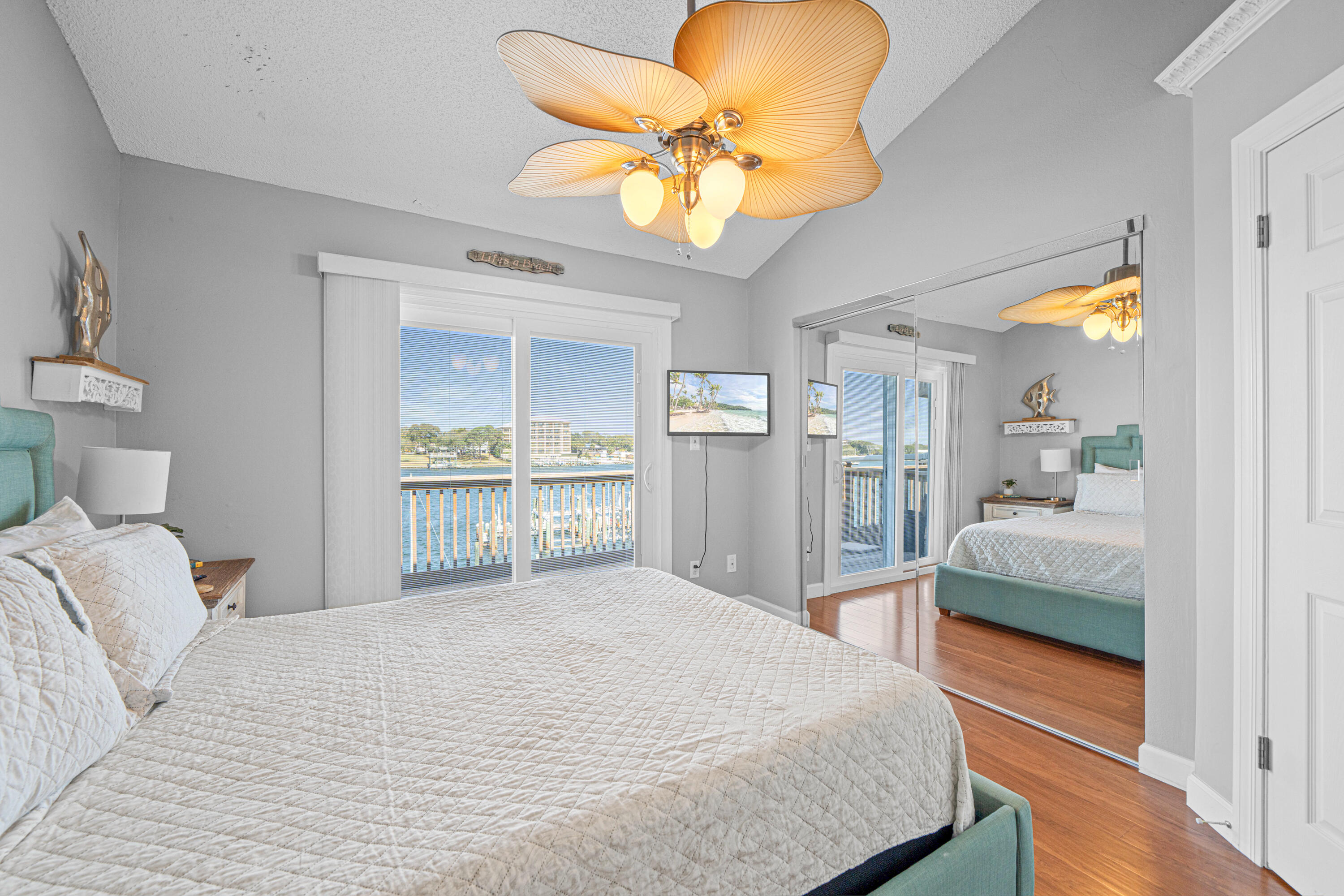 COMMODORES LANDING - Residential
