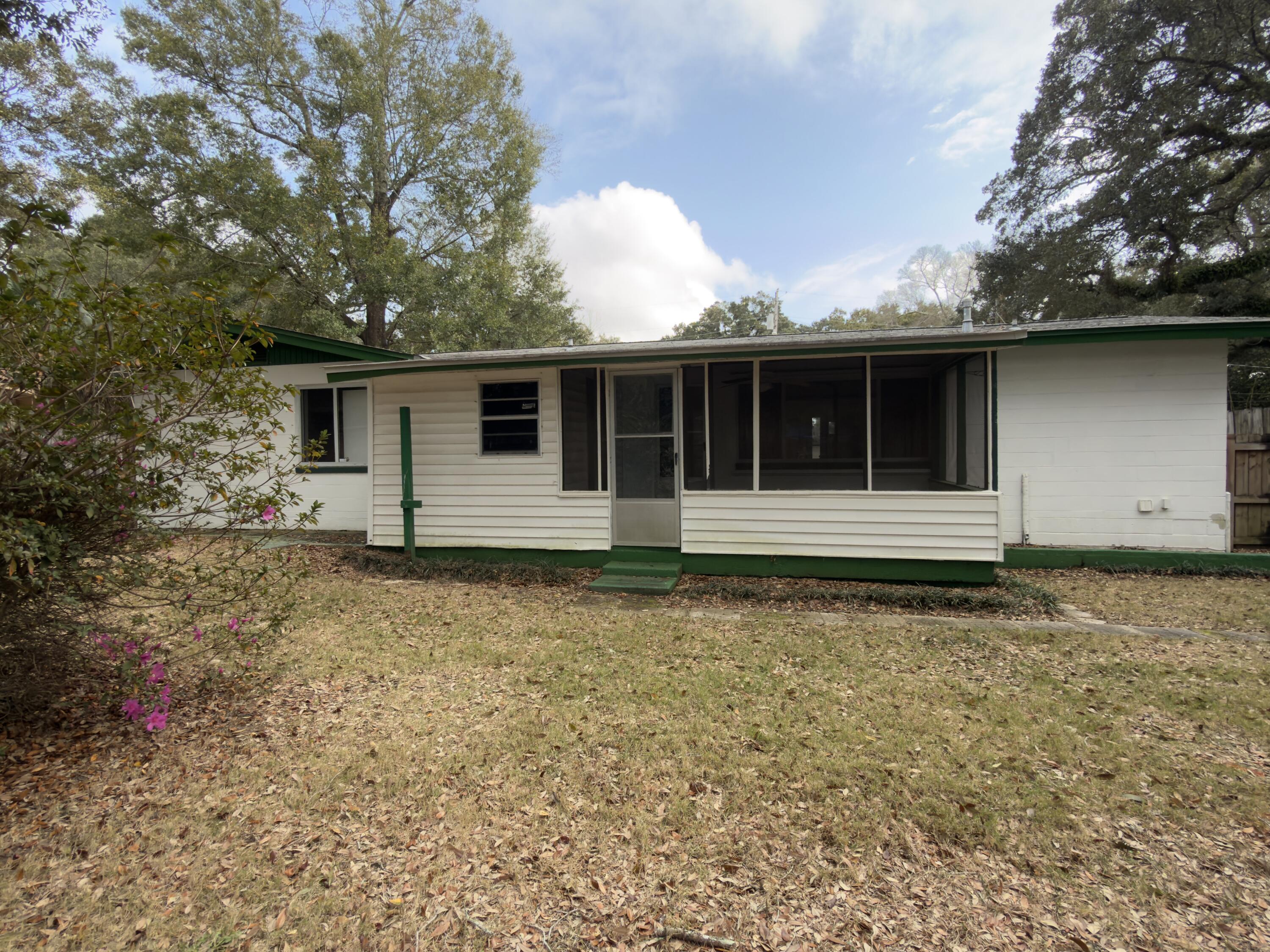 CRESCENT LAKE - Residential