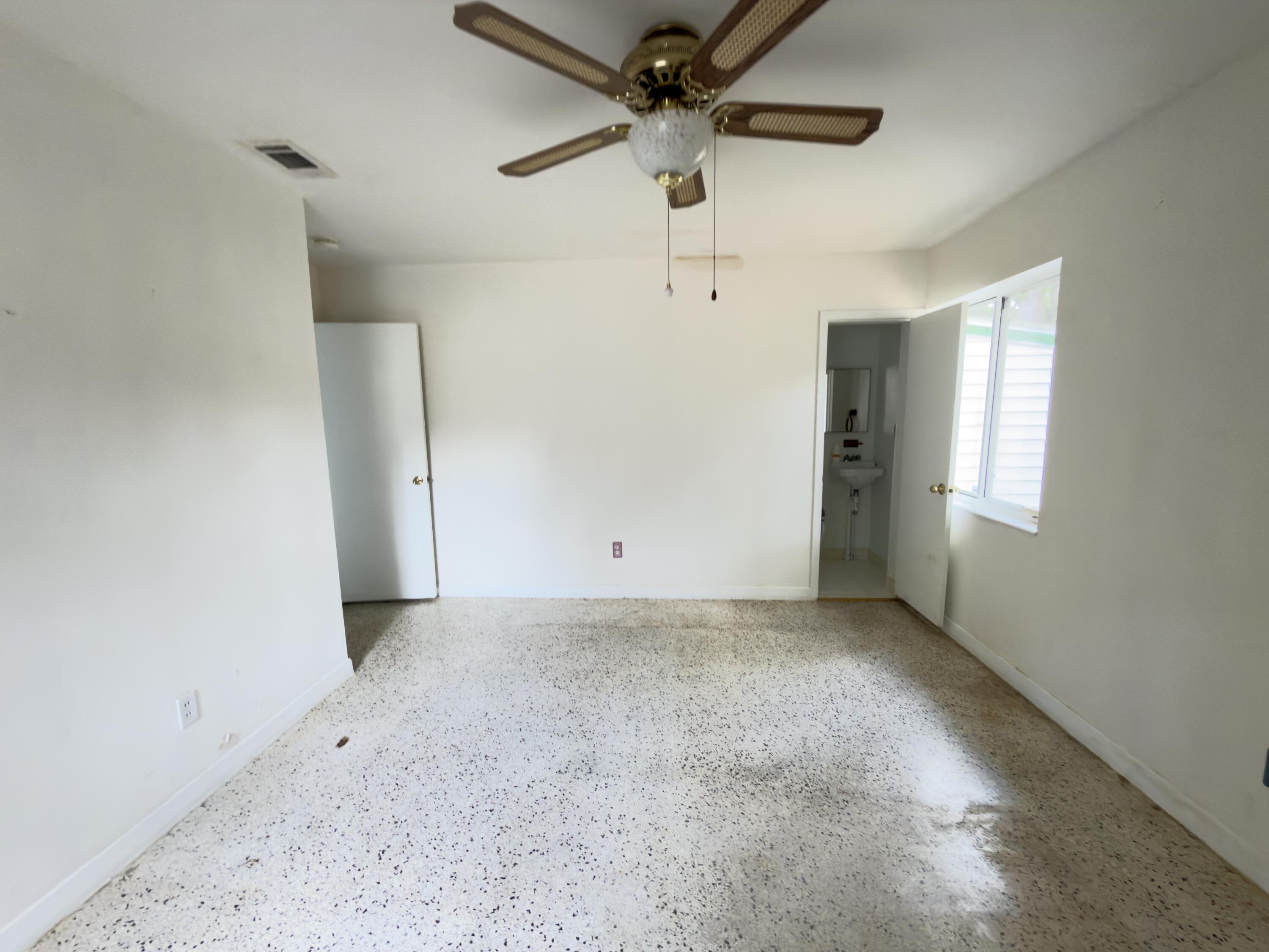 CRESCENT LAKE - Residential