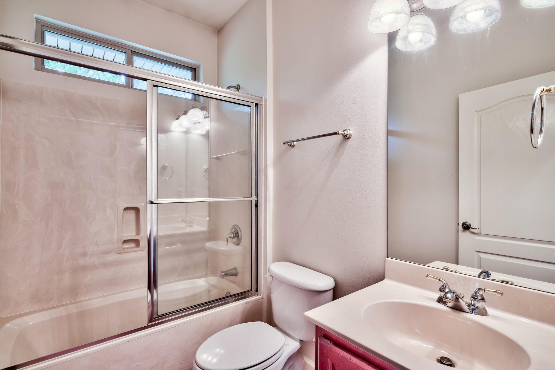 CHARDONNAY ESTATES - Residential