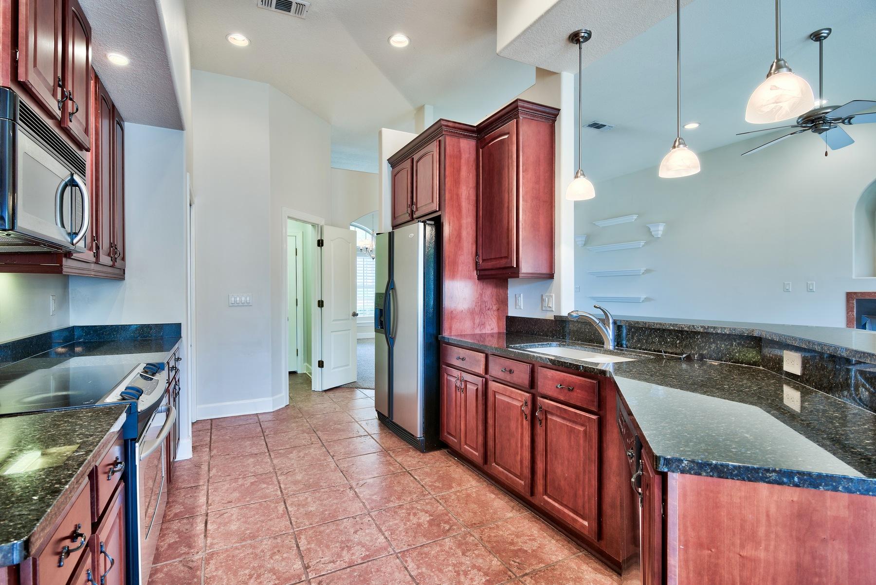 CHARDONNAY ESTATES - Residential