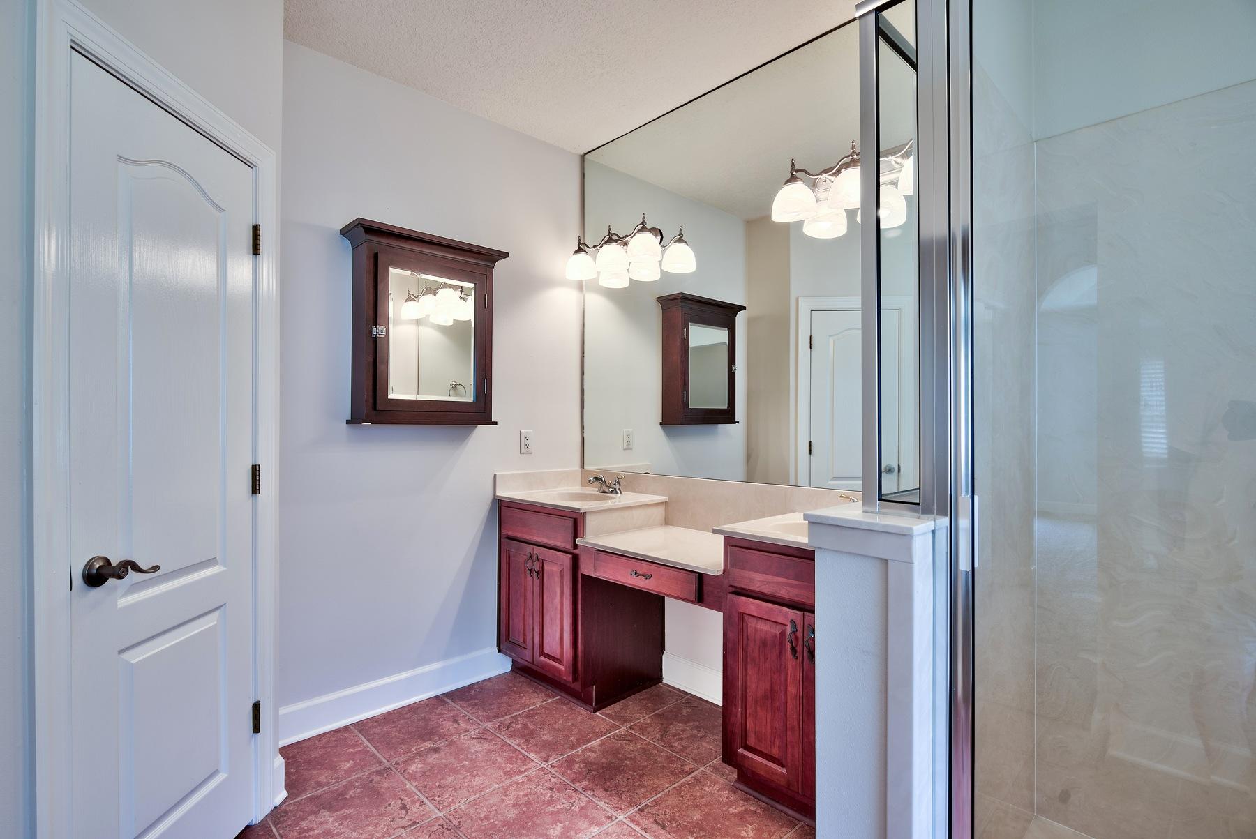 CHARDONNAY ESTATES - Residential