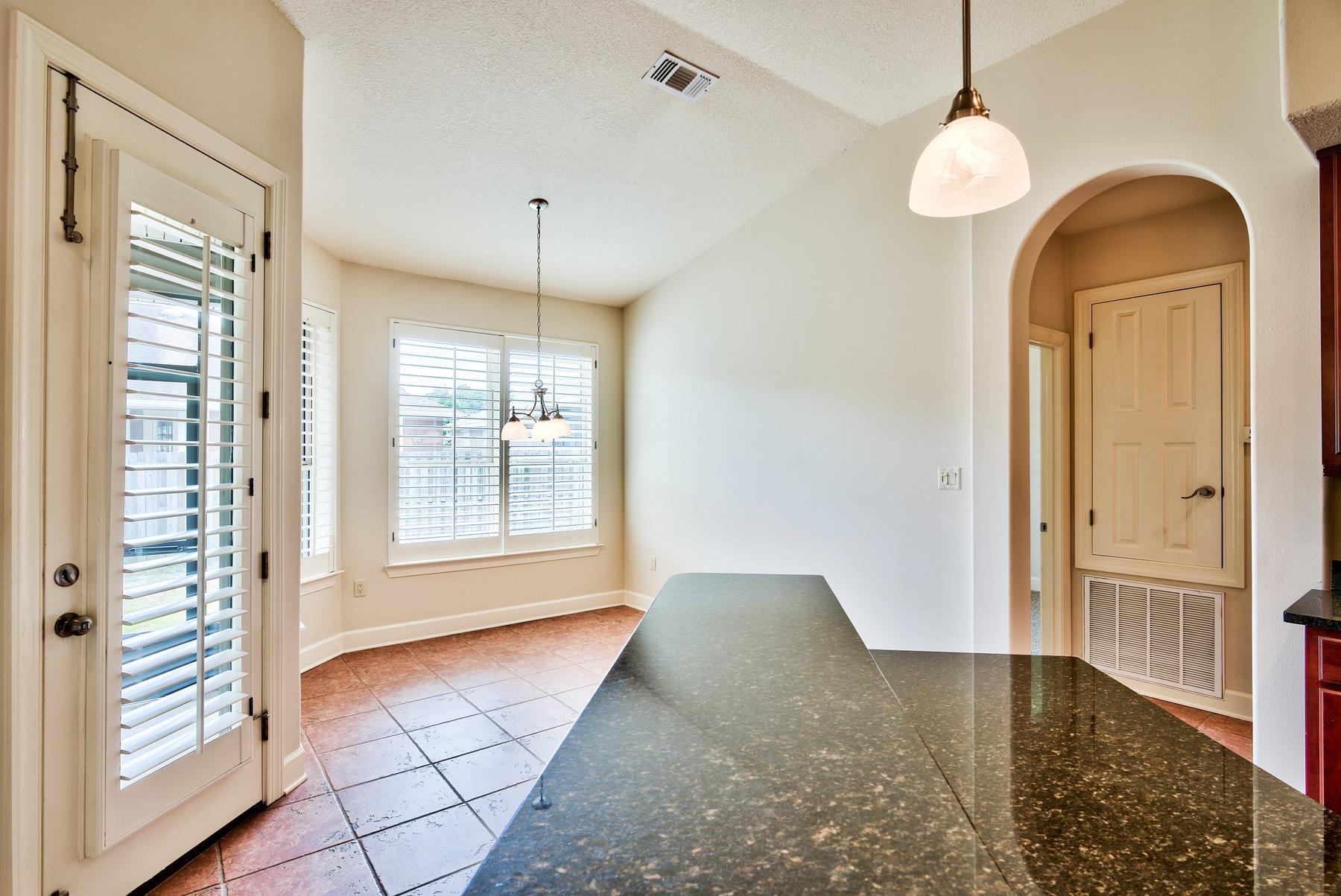 CHARDONNAY ESTATES - Residential