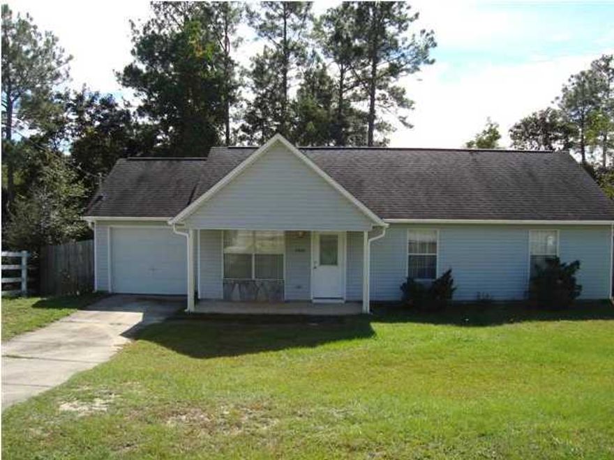 Open floor plan, cathedral ceiling. Dining kitchen combo. His and her closets in master bedroom. 1 car garage and fenced back yard. Additional $50 per month is applicable for pet.
*Rent amount includes $20 utility and maintenance reduction program*