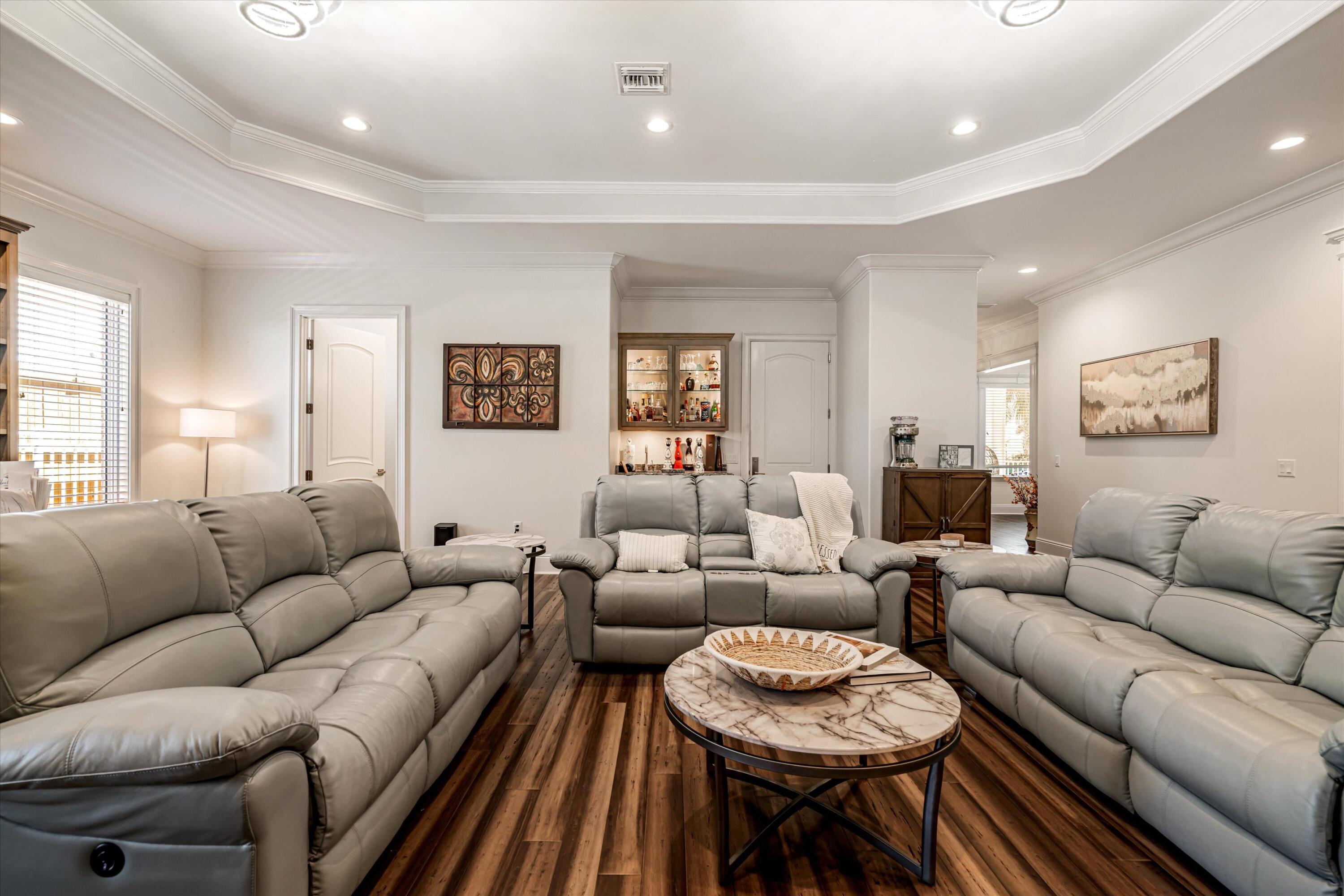 BID-A-WEE S/D - Residential