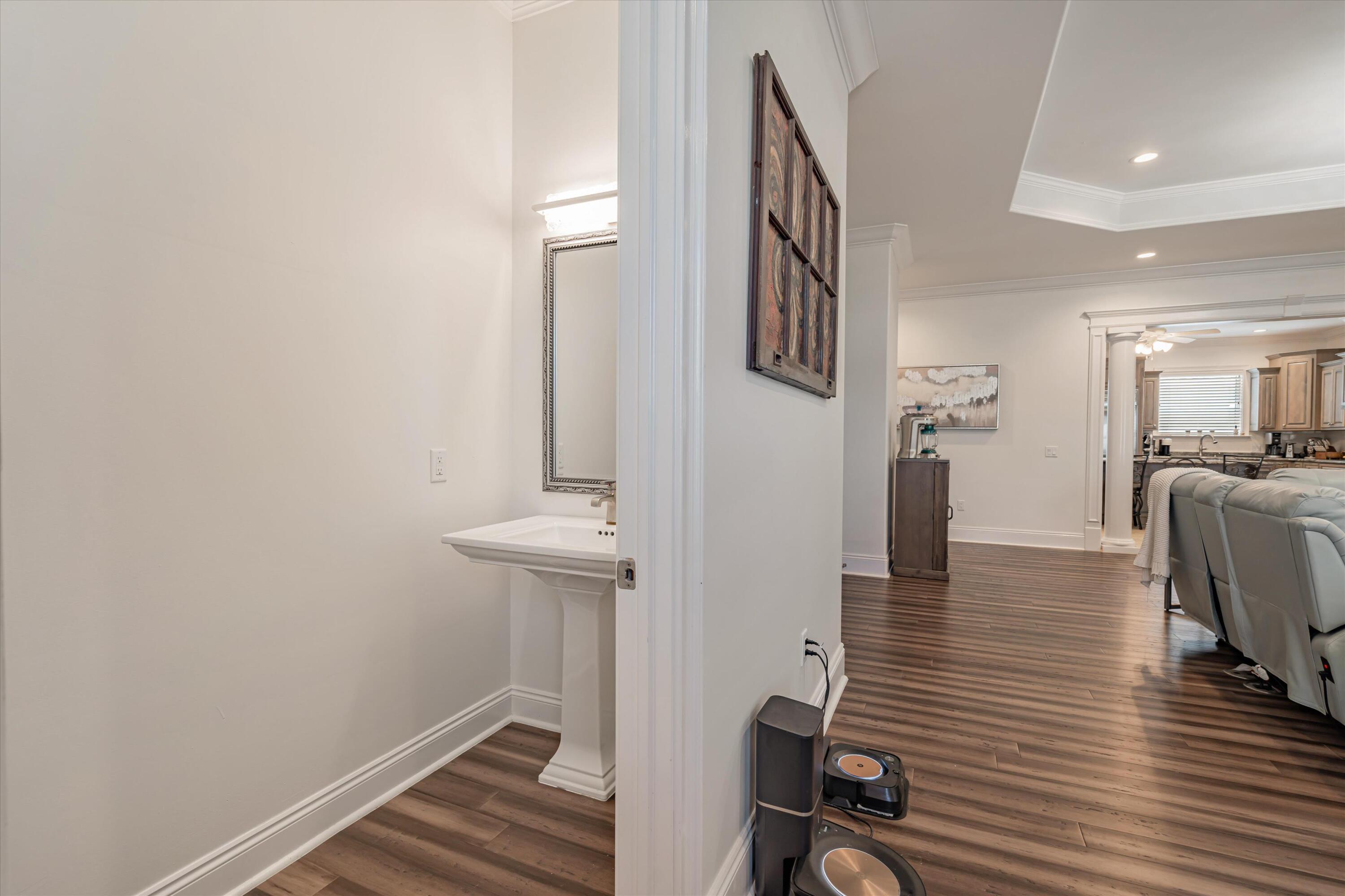 BID-A-WEE S/D - Residential