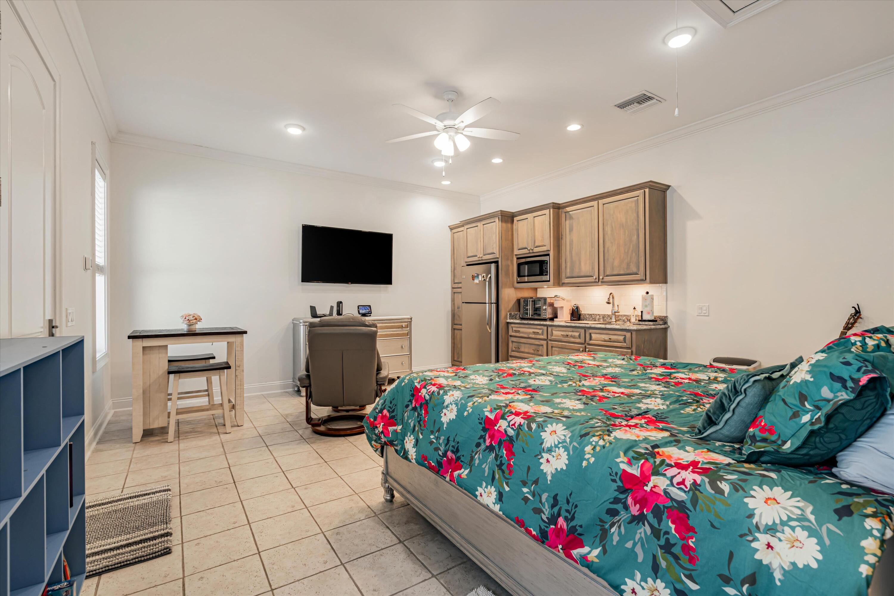 BID-A-WEE S/D - Residential