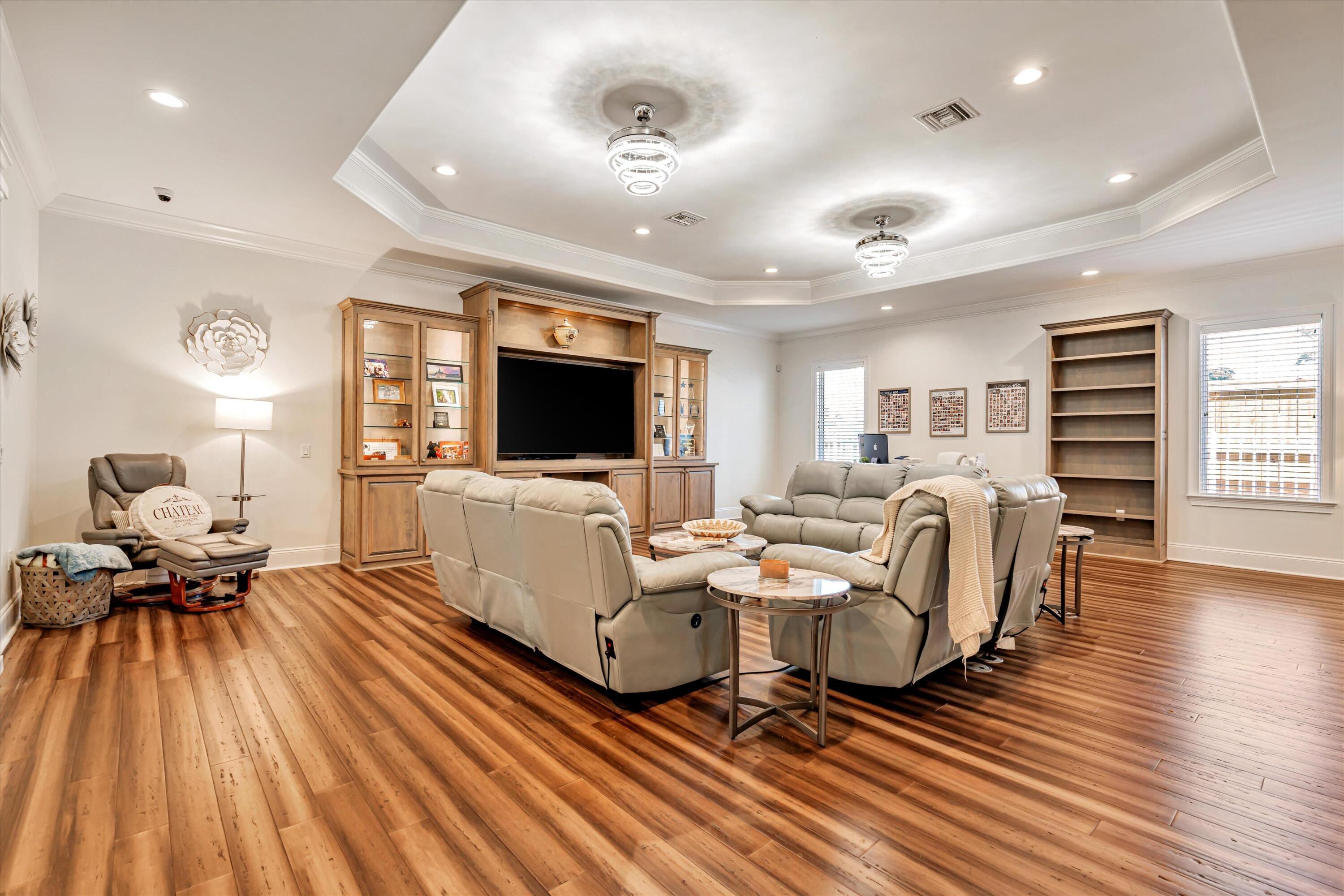 BID-A-WEE S/D - Residential