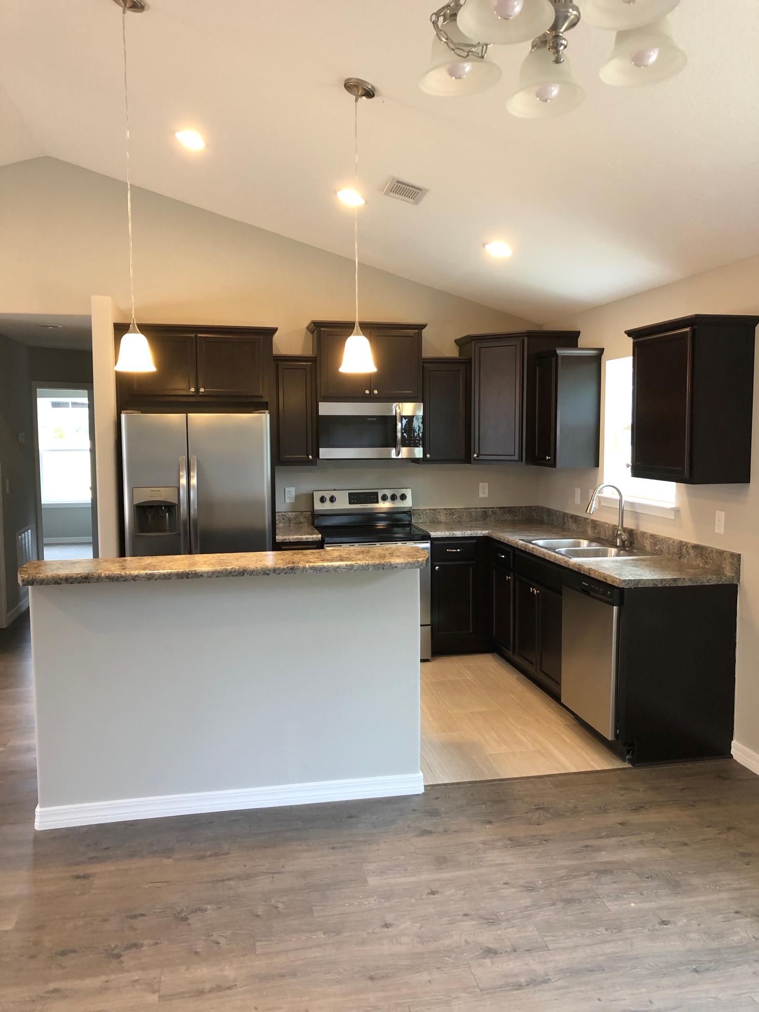 OAKWOOD LAKES ESTATES - Residential