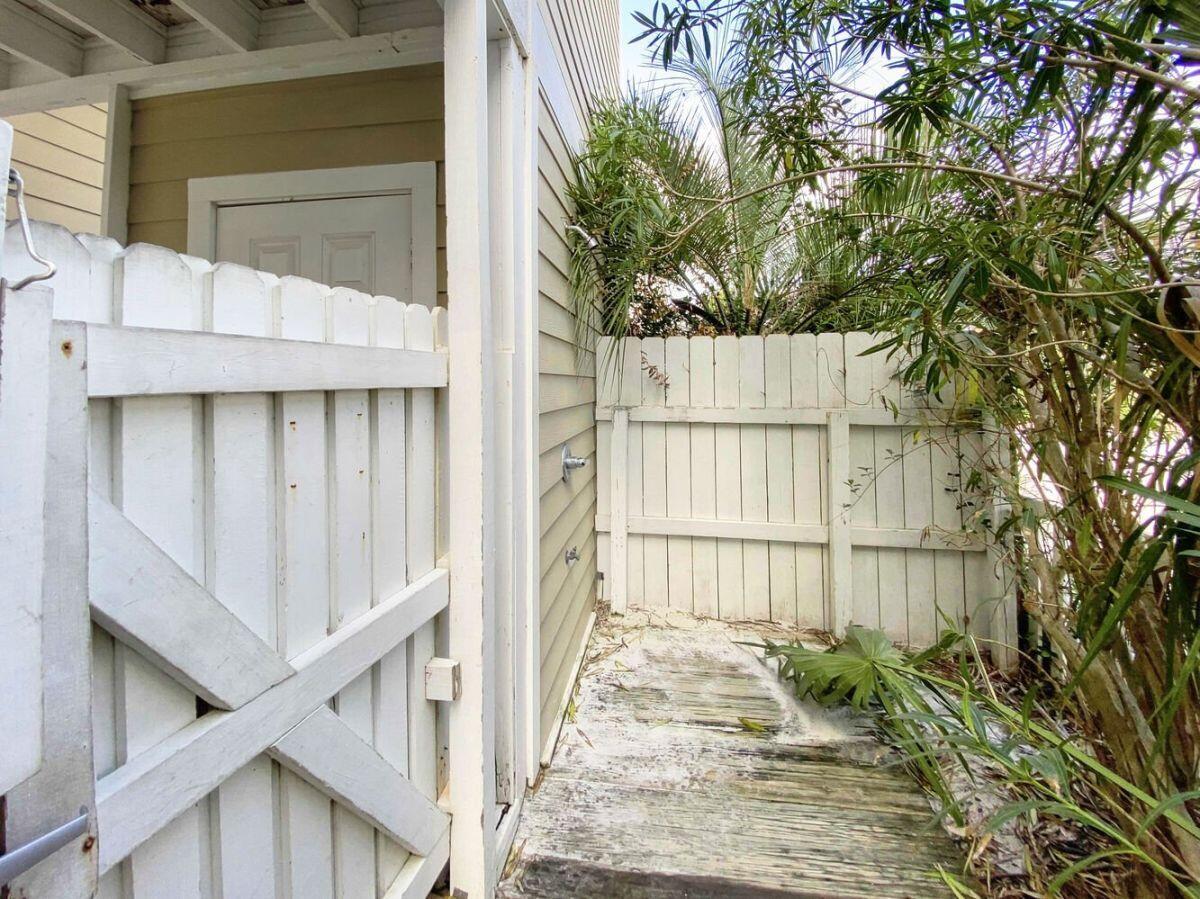 LEEWARD CONDO 2 - Residential