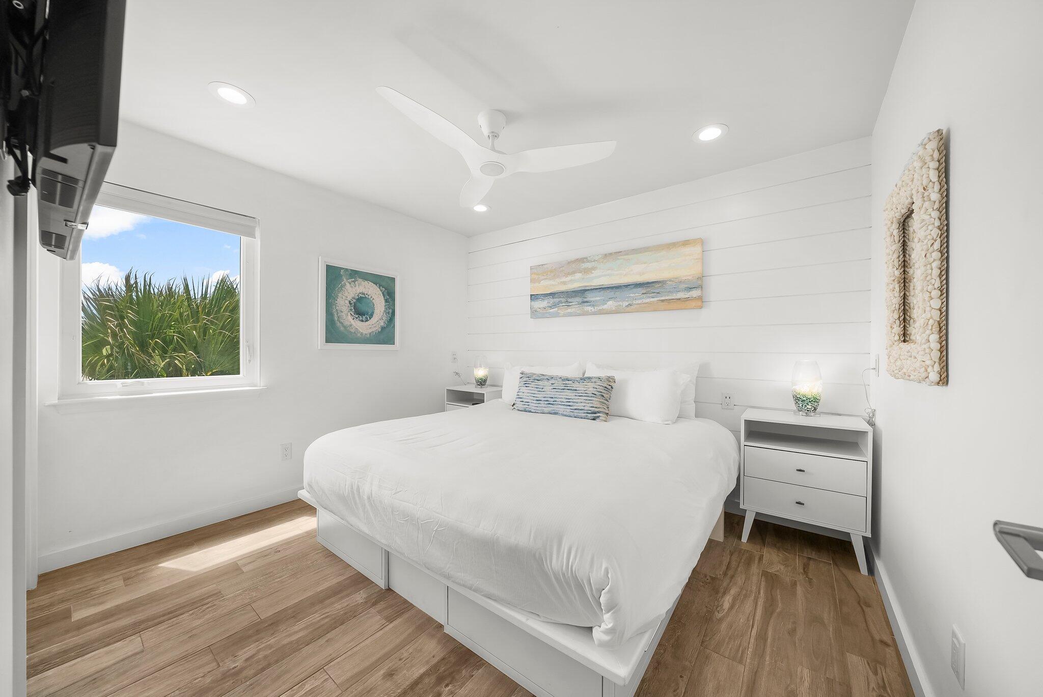 LEEWARD CONDO 2 - Residential
