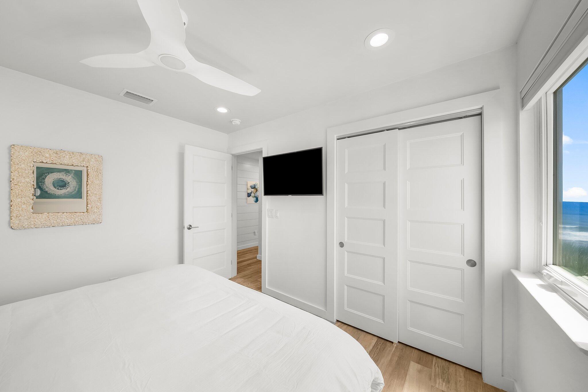 LEEWARD CONDO 2 - Residential