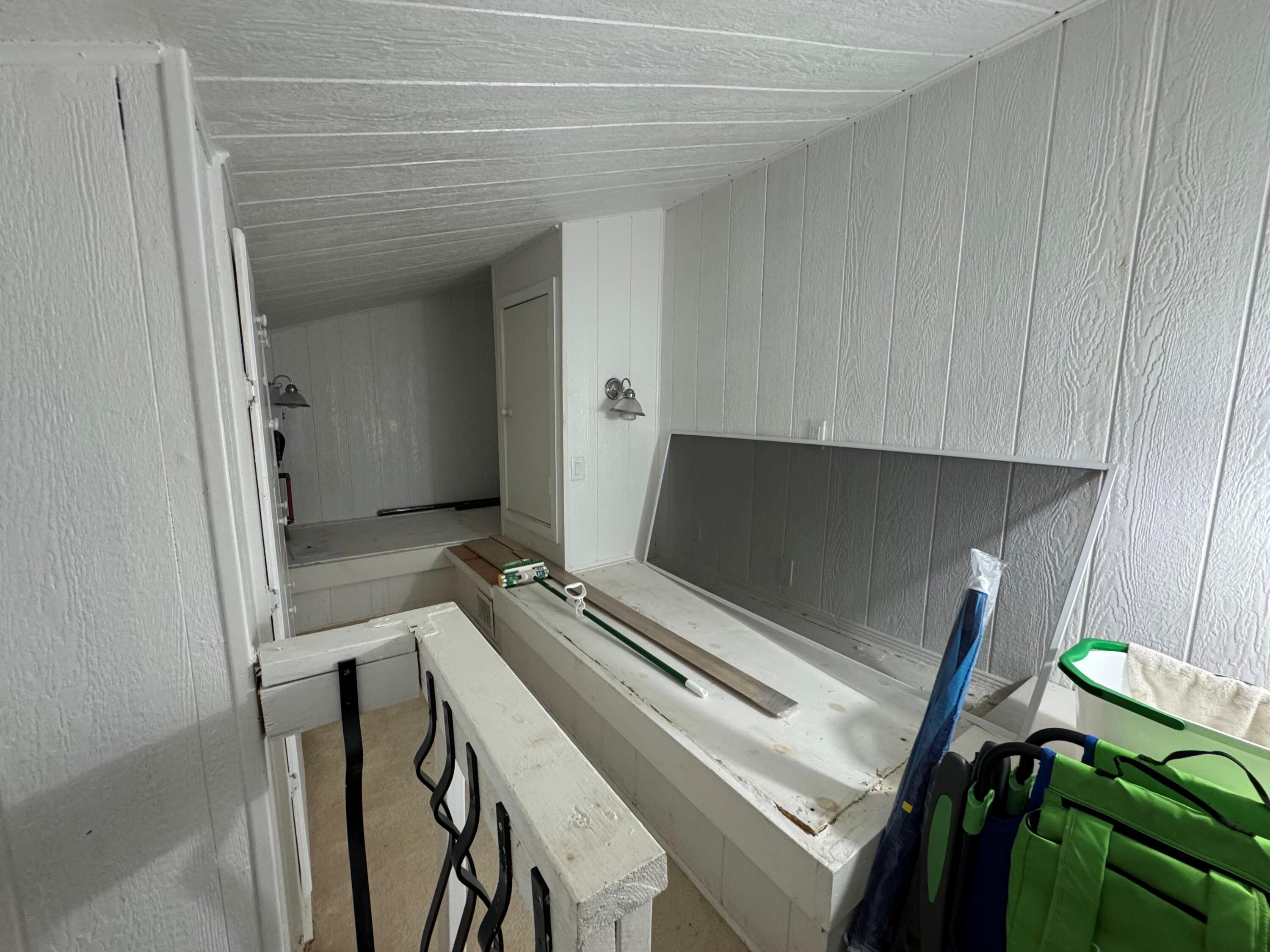 LEEWARD CONDO 2 - Residential