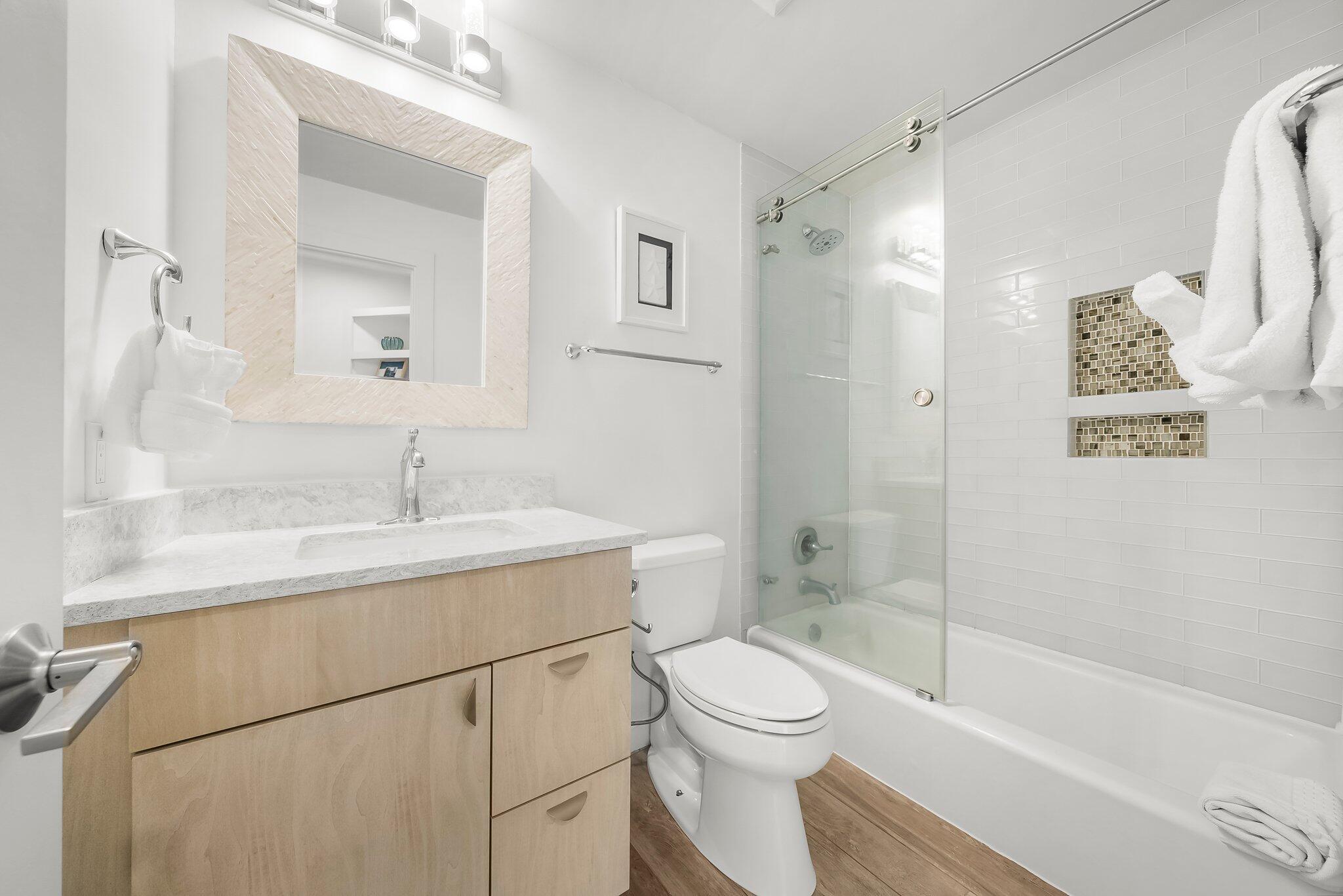 LEEWARD CONDO 2 - Residential