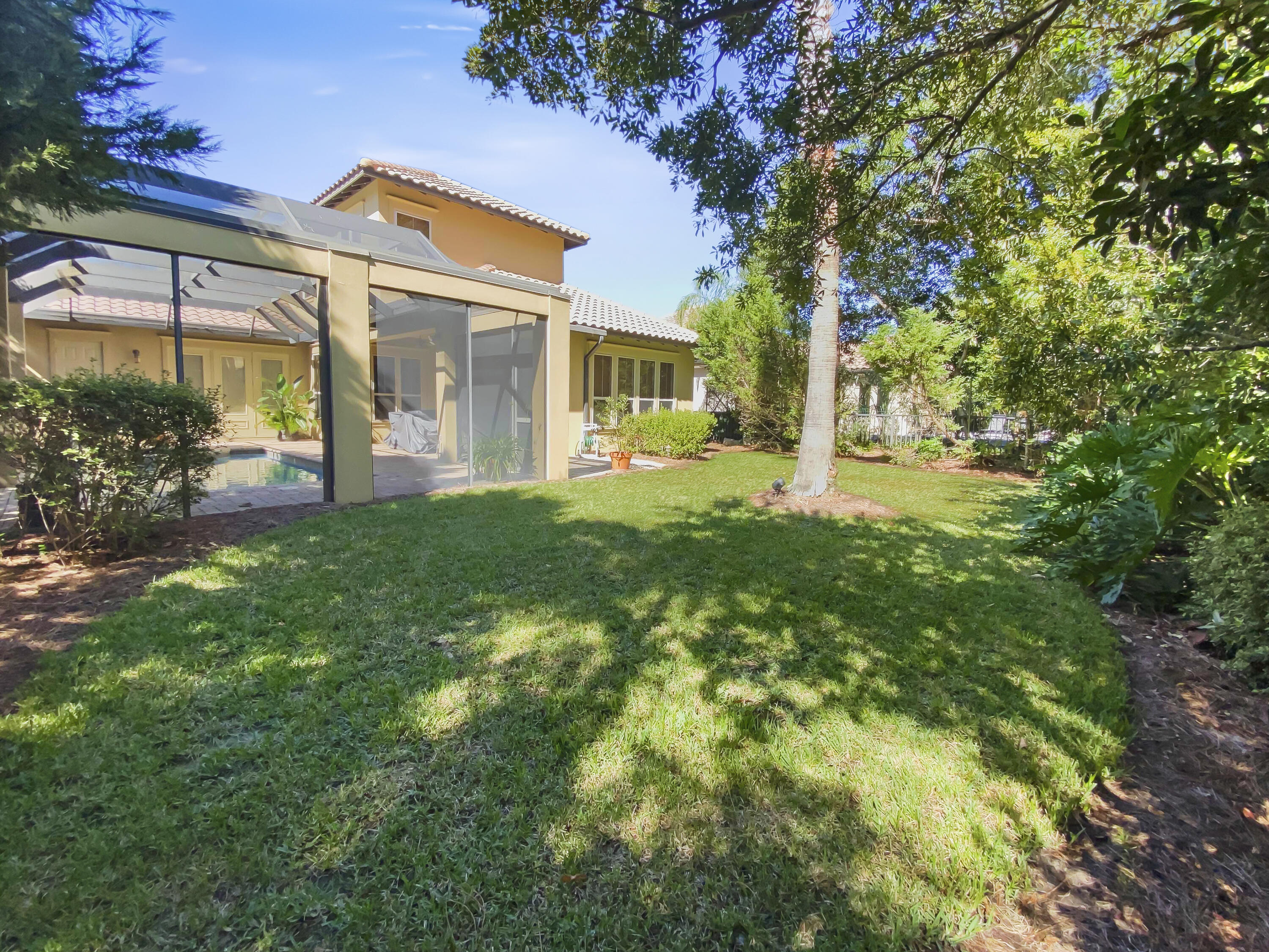 VINEYARD AT RAVEN OAKS - Residential