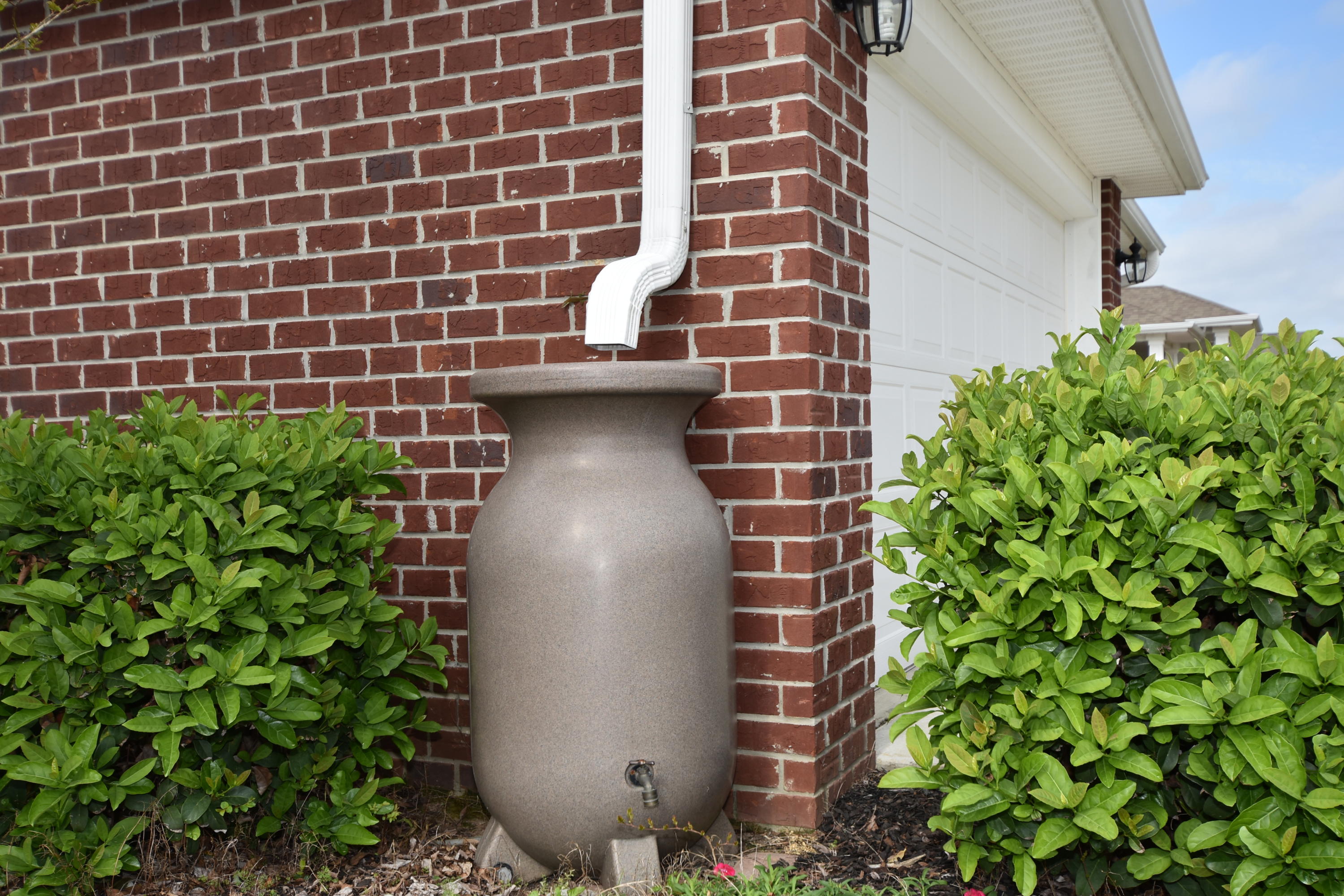 BROWNSTONE MANOR - Residential